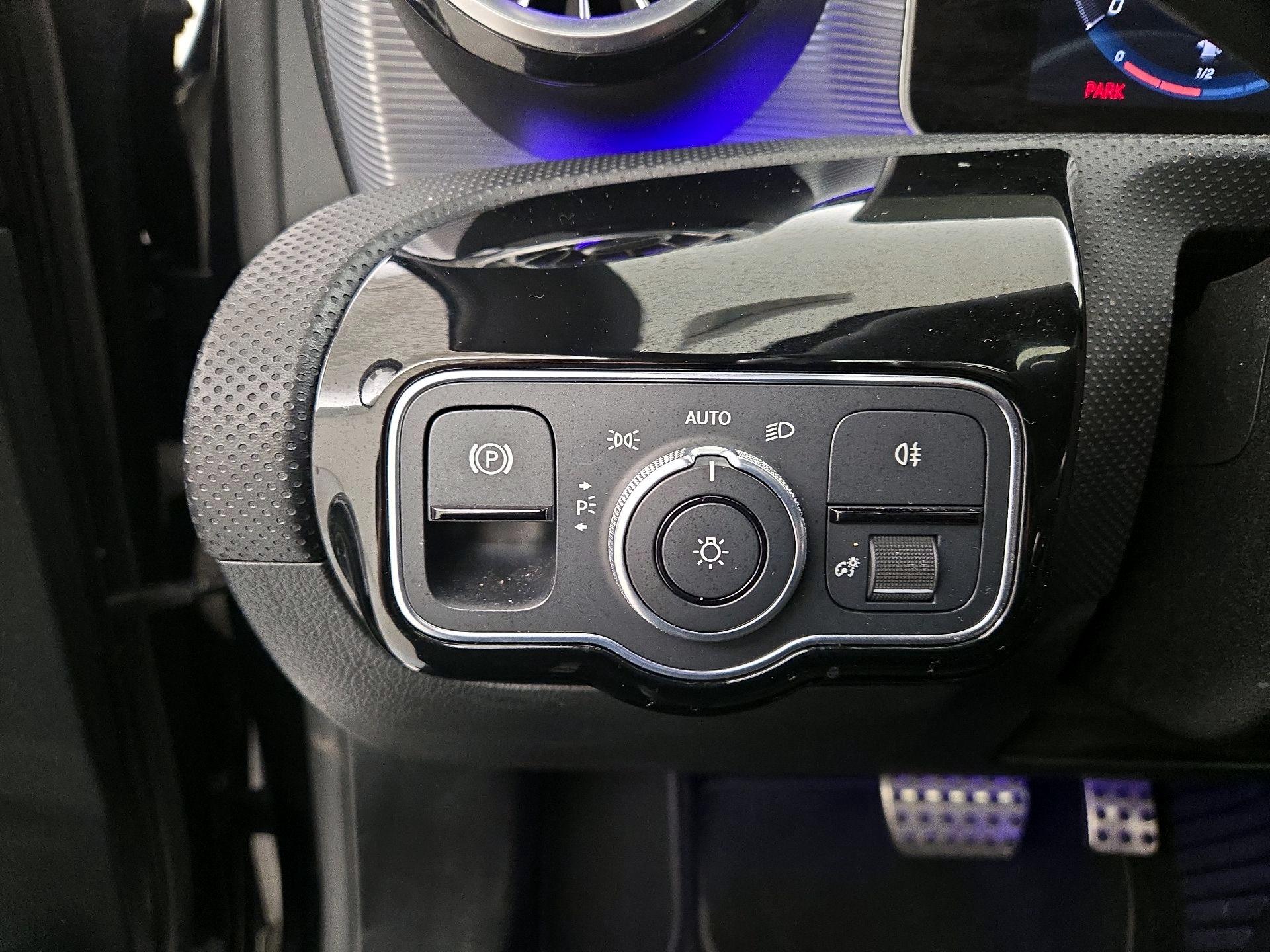 Thumbnail: 2020 Mercedes-Benz A-Class - 13