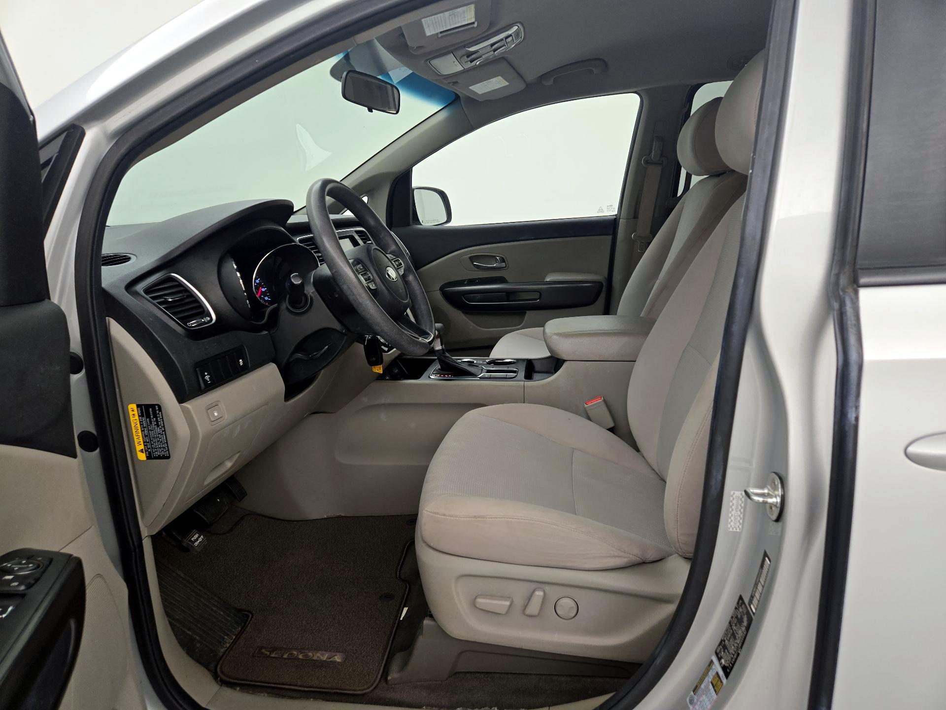 Thumbnail: 2021 Kia Sedona - 11