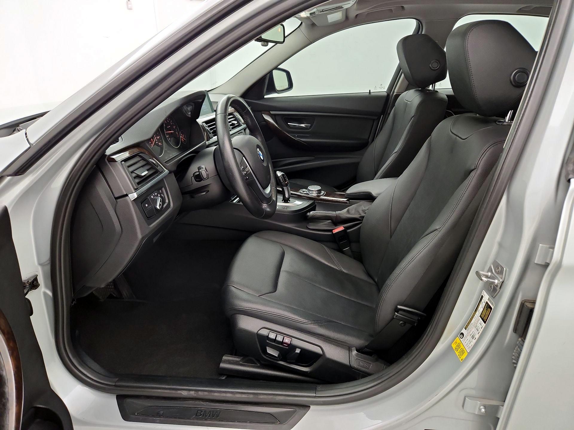 Thumbnail: 2015 BMW 3 Series - 11