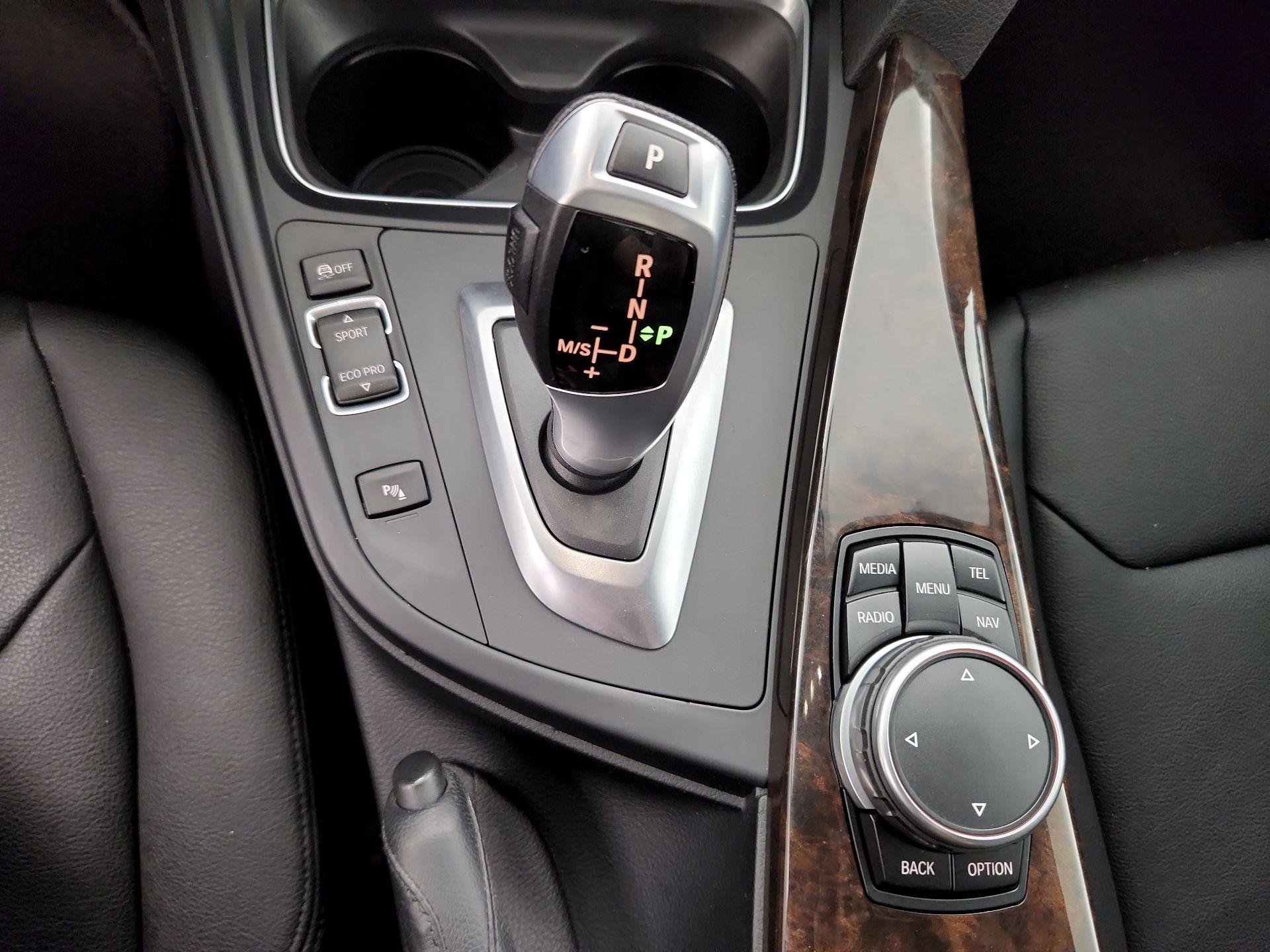 Thumbnail: 2015 BMW 3 Series - 18