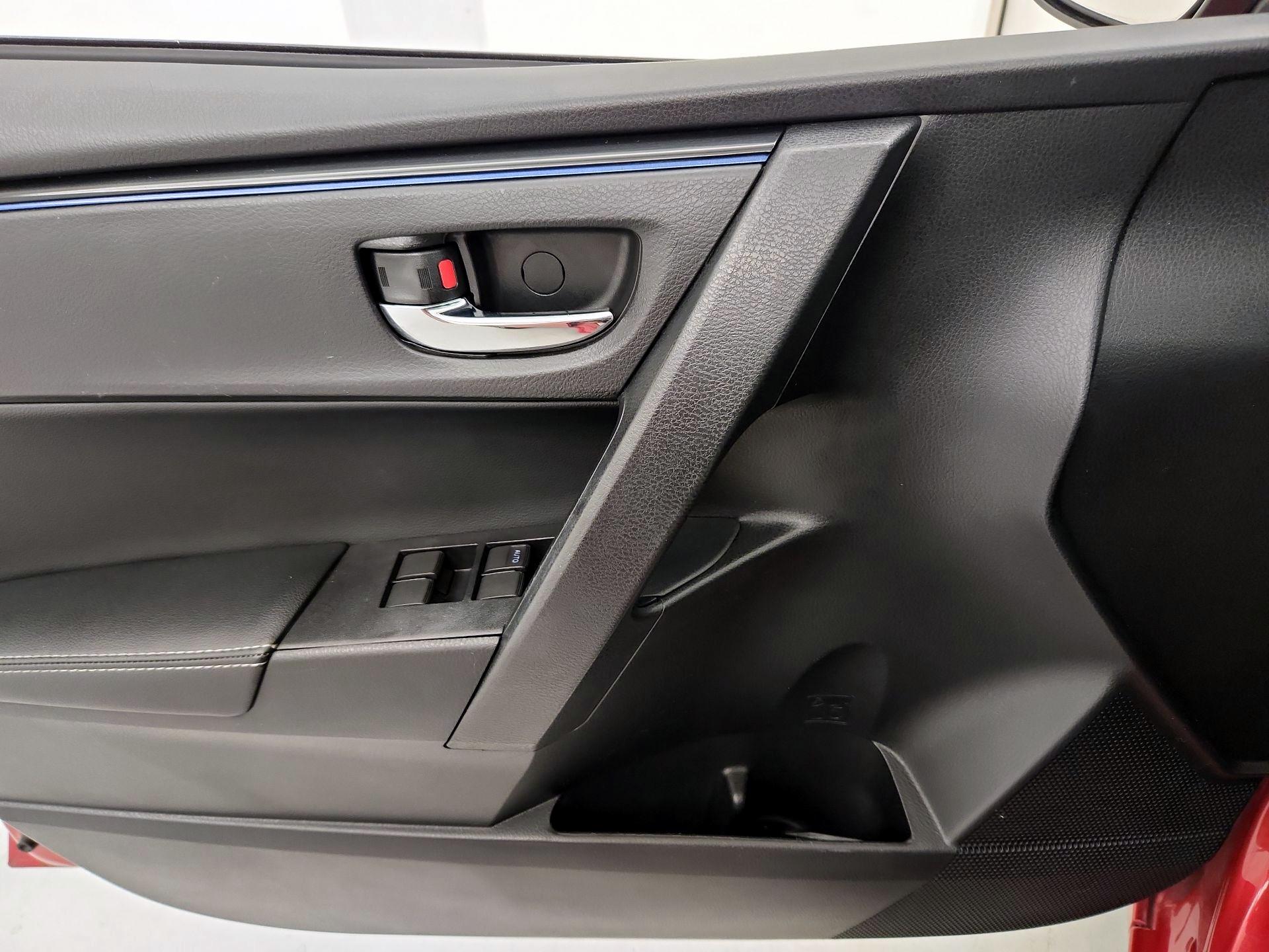 Thumbnail: 2017 Toyota Corolla - 12