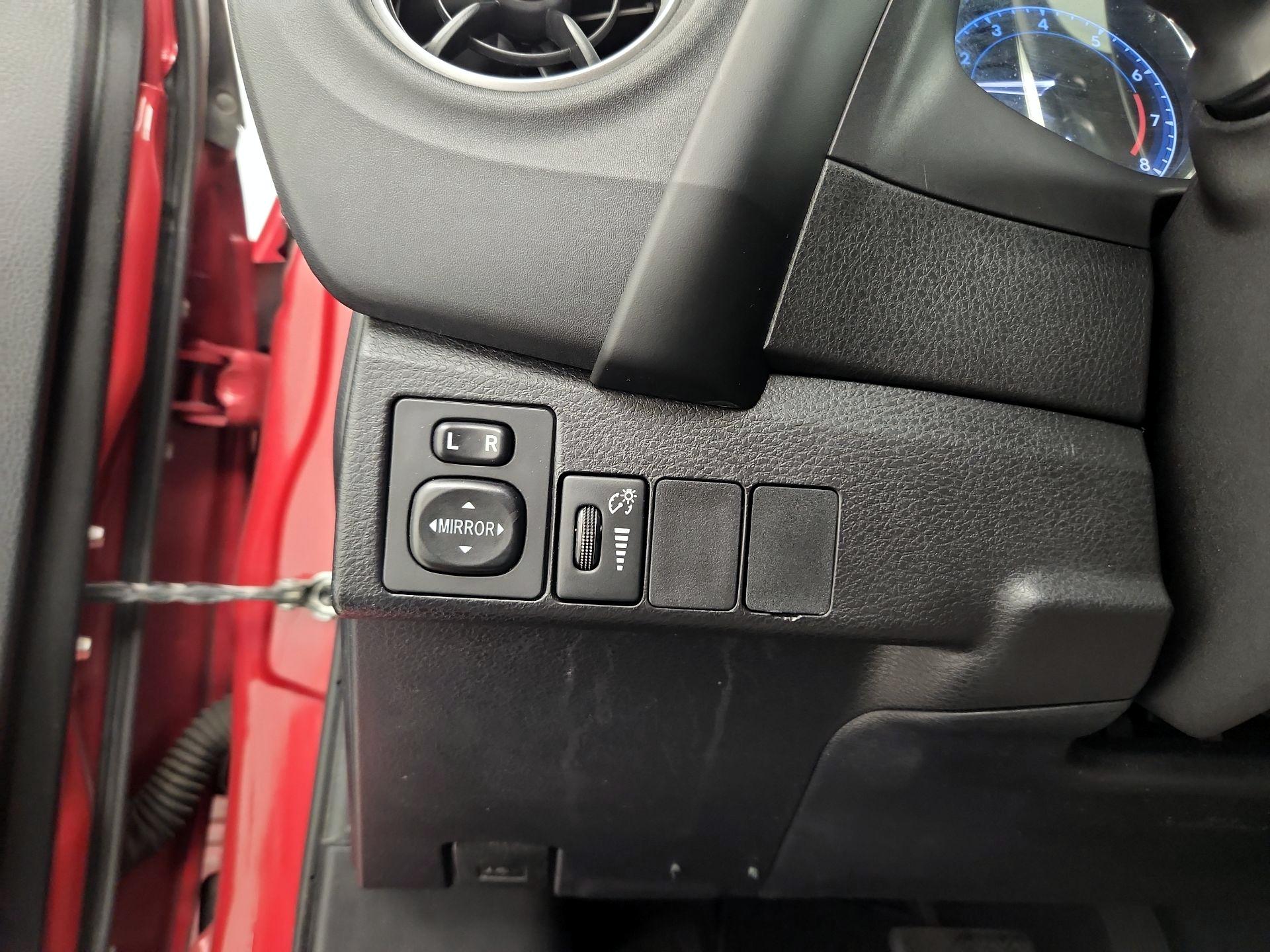 Thumbnail: 2017 Toyota Corolla - 13