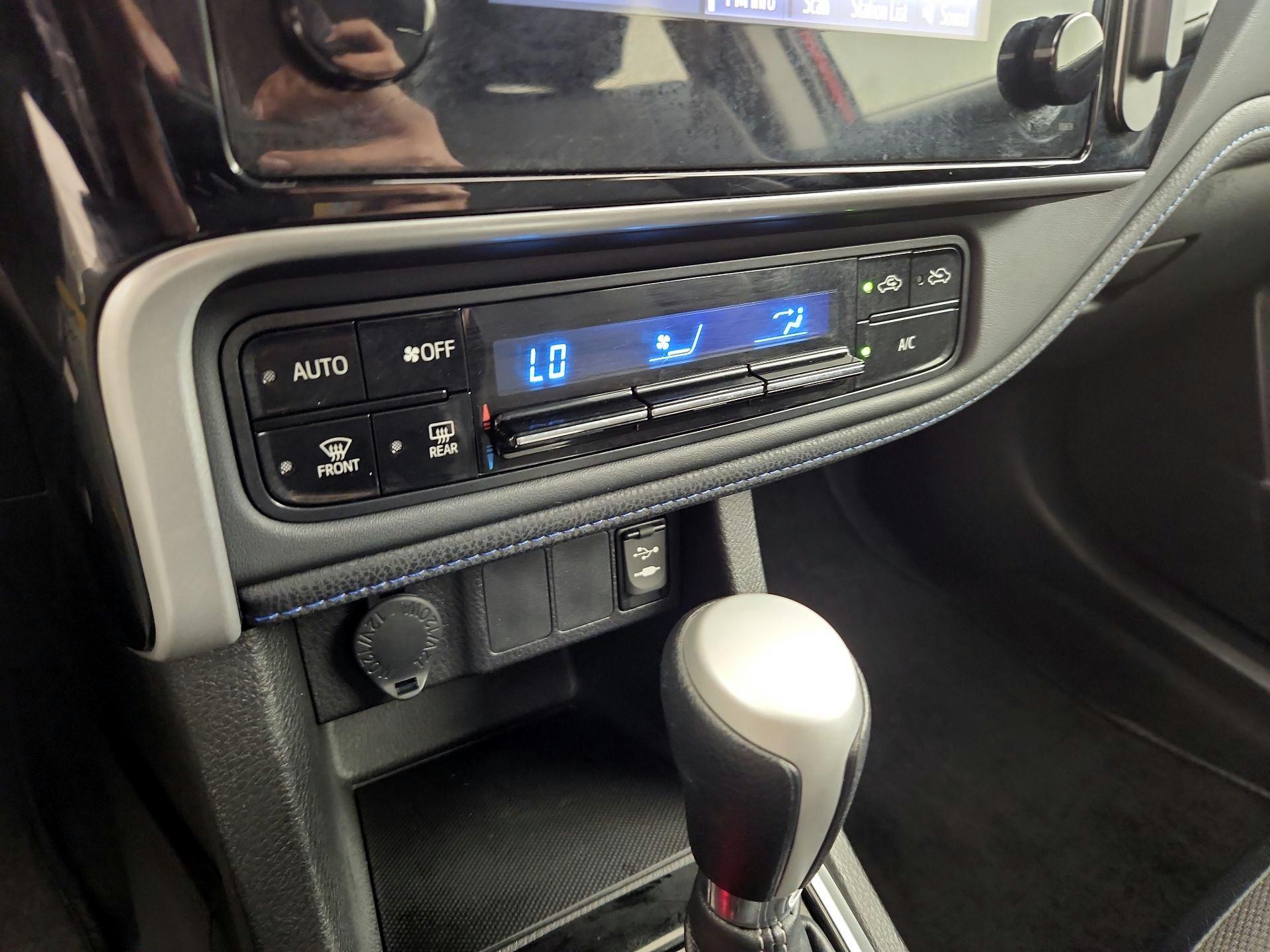 Thumbnail: 2017 Toyota Corolla - 16