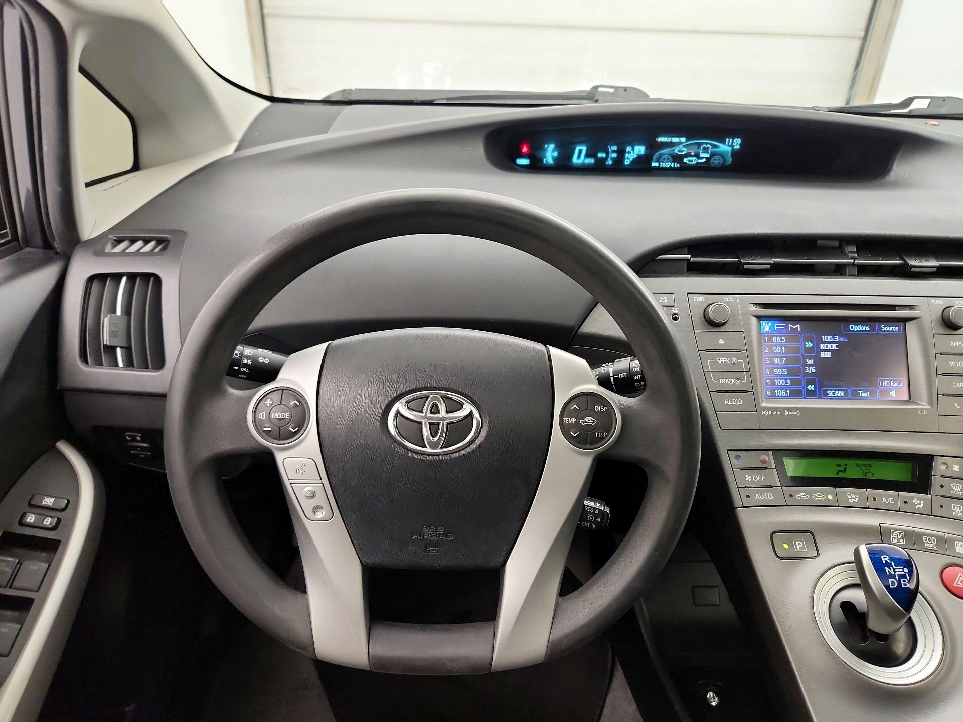 Thumbnail: 2015 Toyota Prius - 10