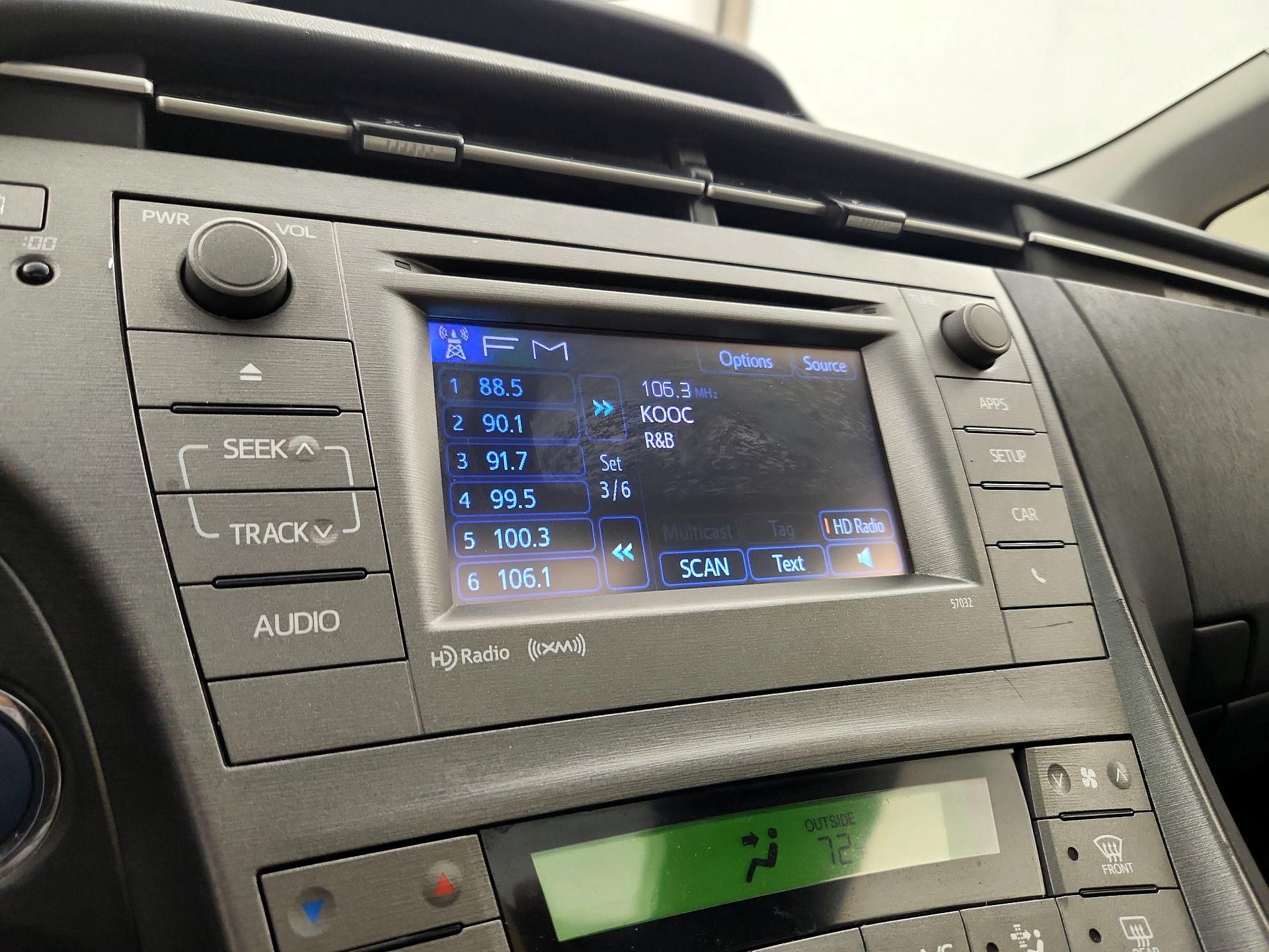 Thumbnail: 2015 Toyota Prius - 15