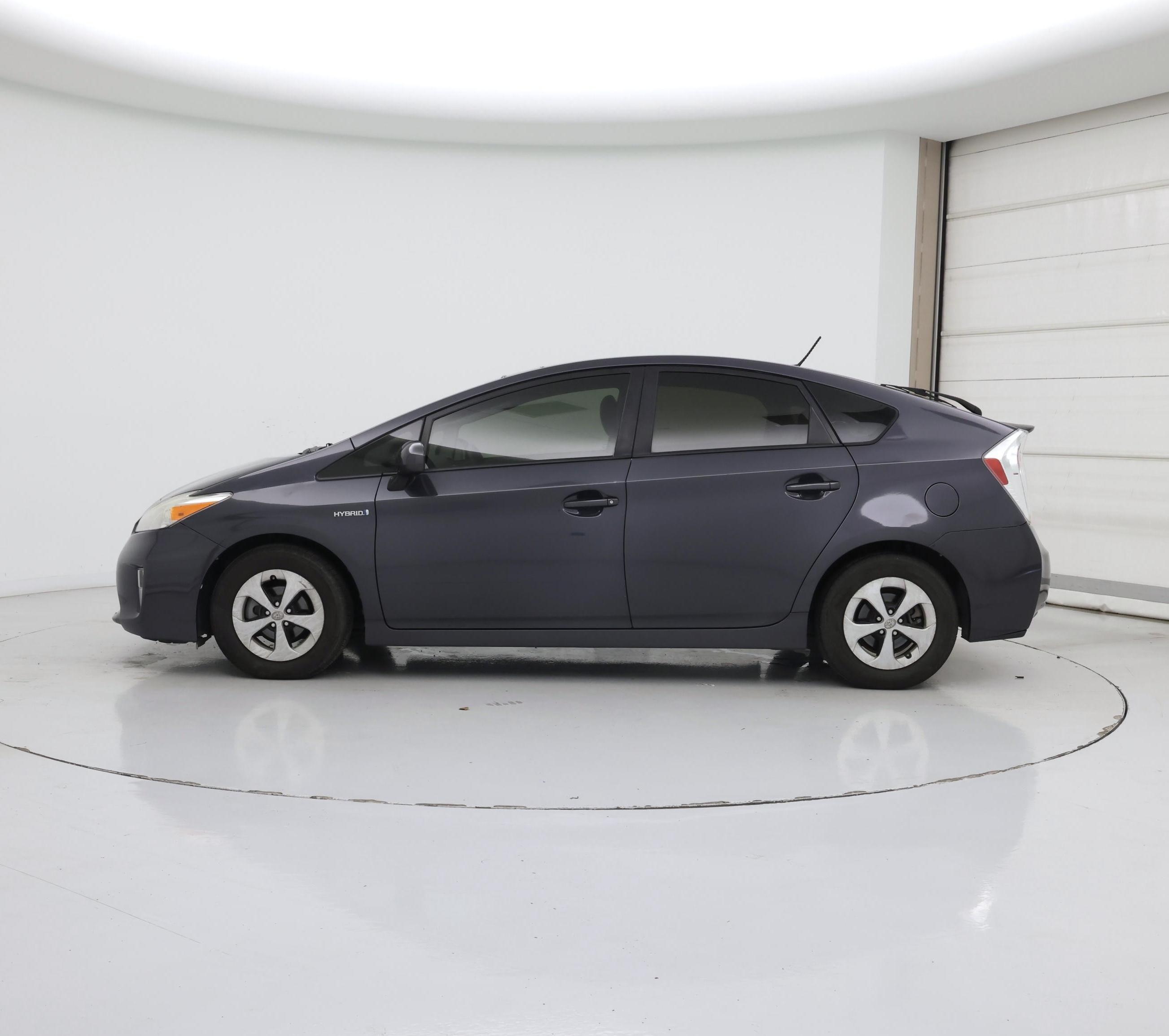 Thumbnail: 2015 Toyota Prius - 3