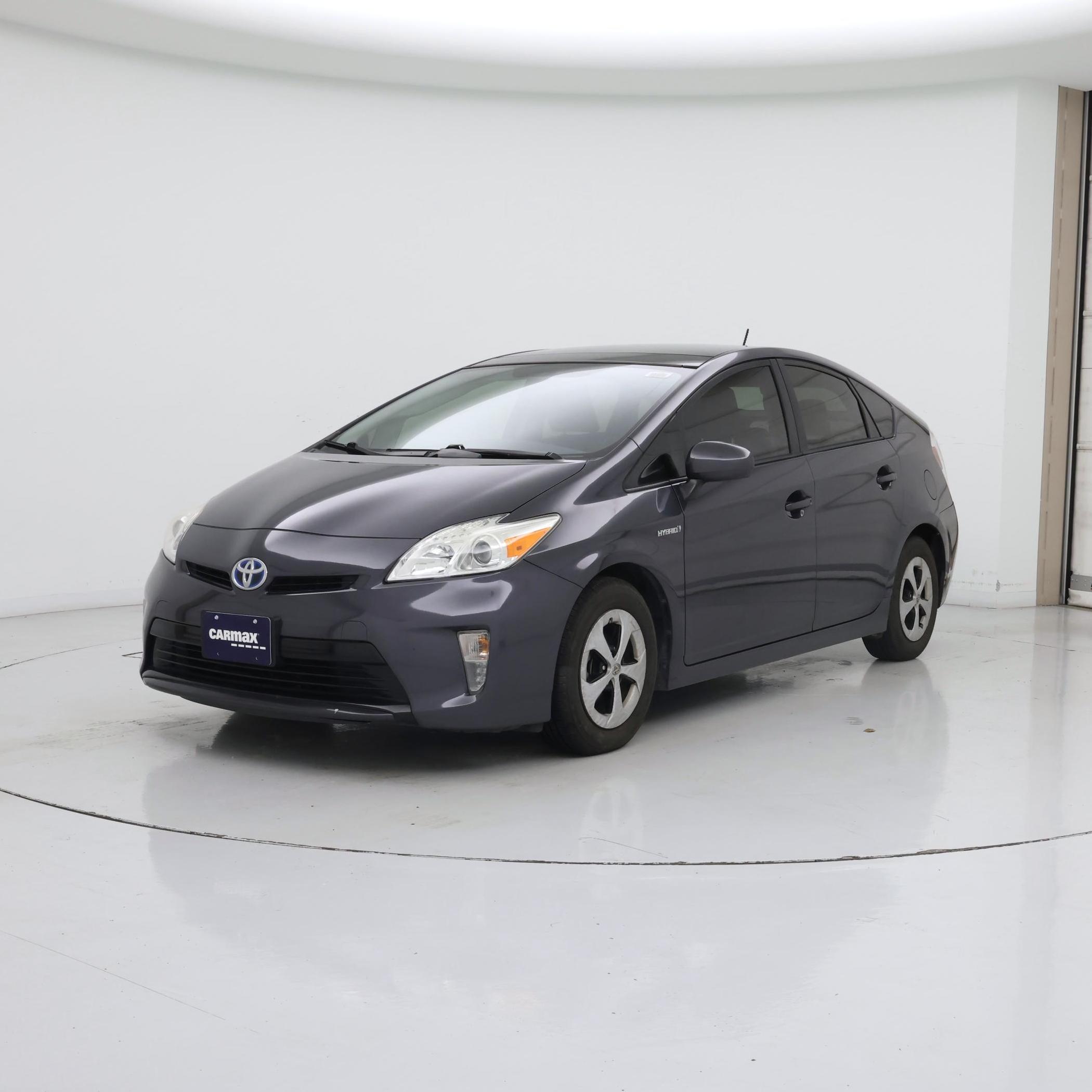 Thumbnail: 2015 Toyota Prius - 4