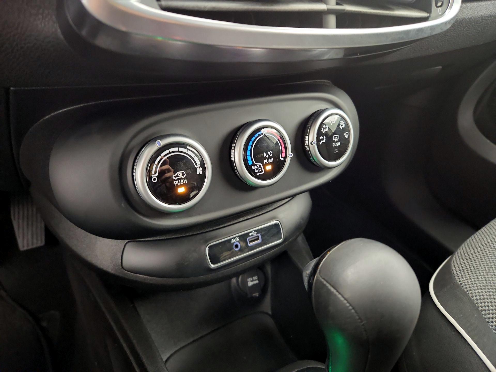 Thumbnail: 2017 Fiat 500X - 16