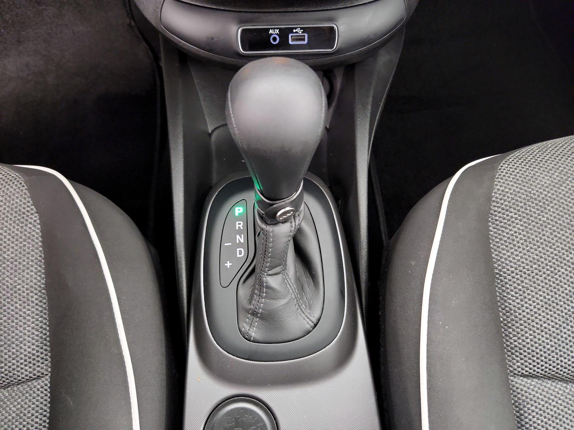 Thumbnail: 2017 Fiat 500X - 17