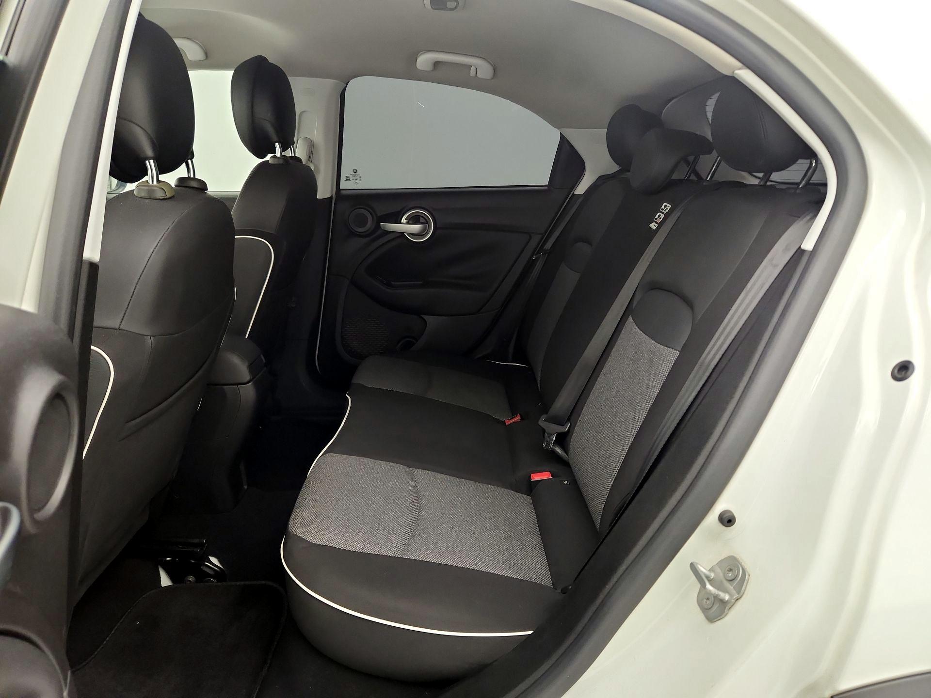 Thumbnail: 2017 Fiat 500X - 19