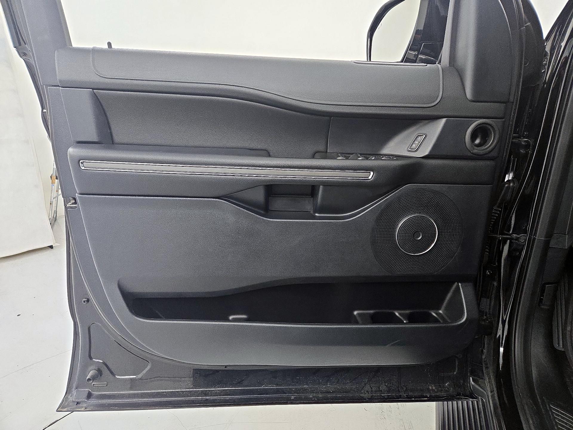 Thumbnail: 2020 Ford Expedition - 12