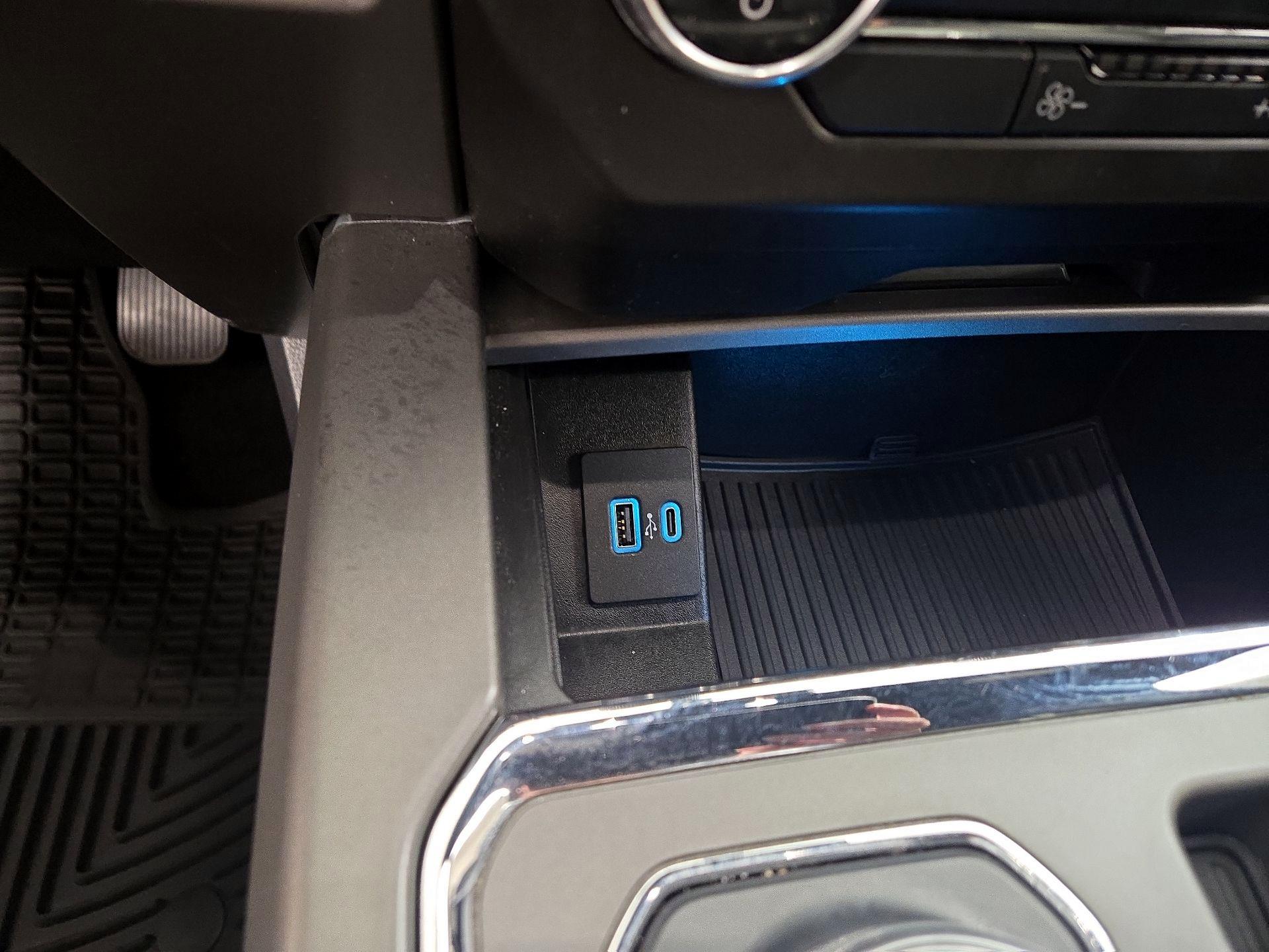 Thumbnail: 2020 Ford Expedition - 18