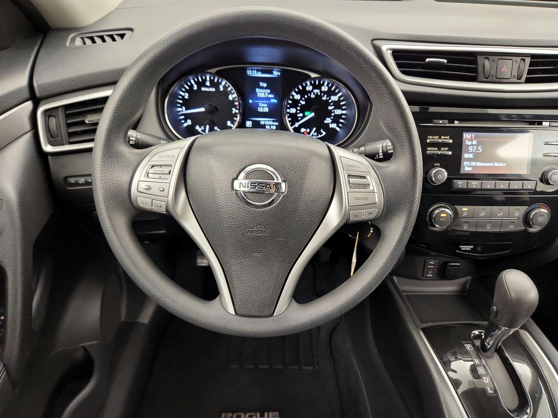 Thumbnail: 2015 Nissan Rogue - 10