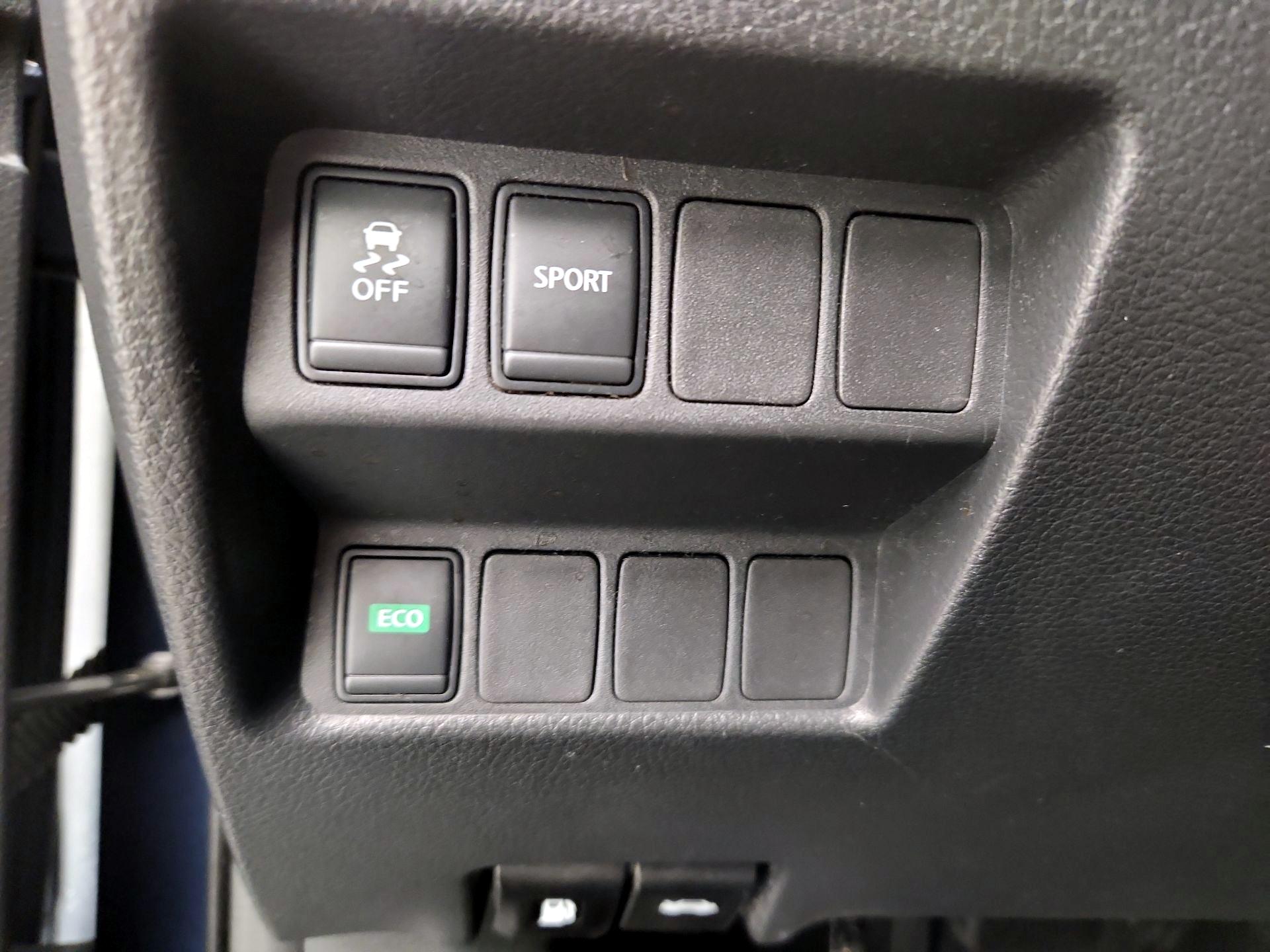 Thumbnail: 2015 Nissan Rogue - 13