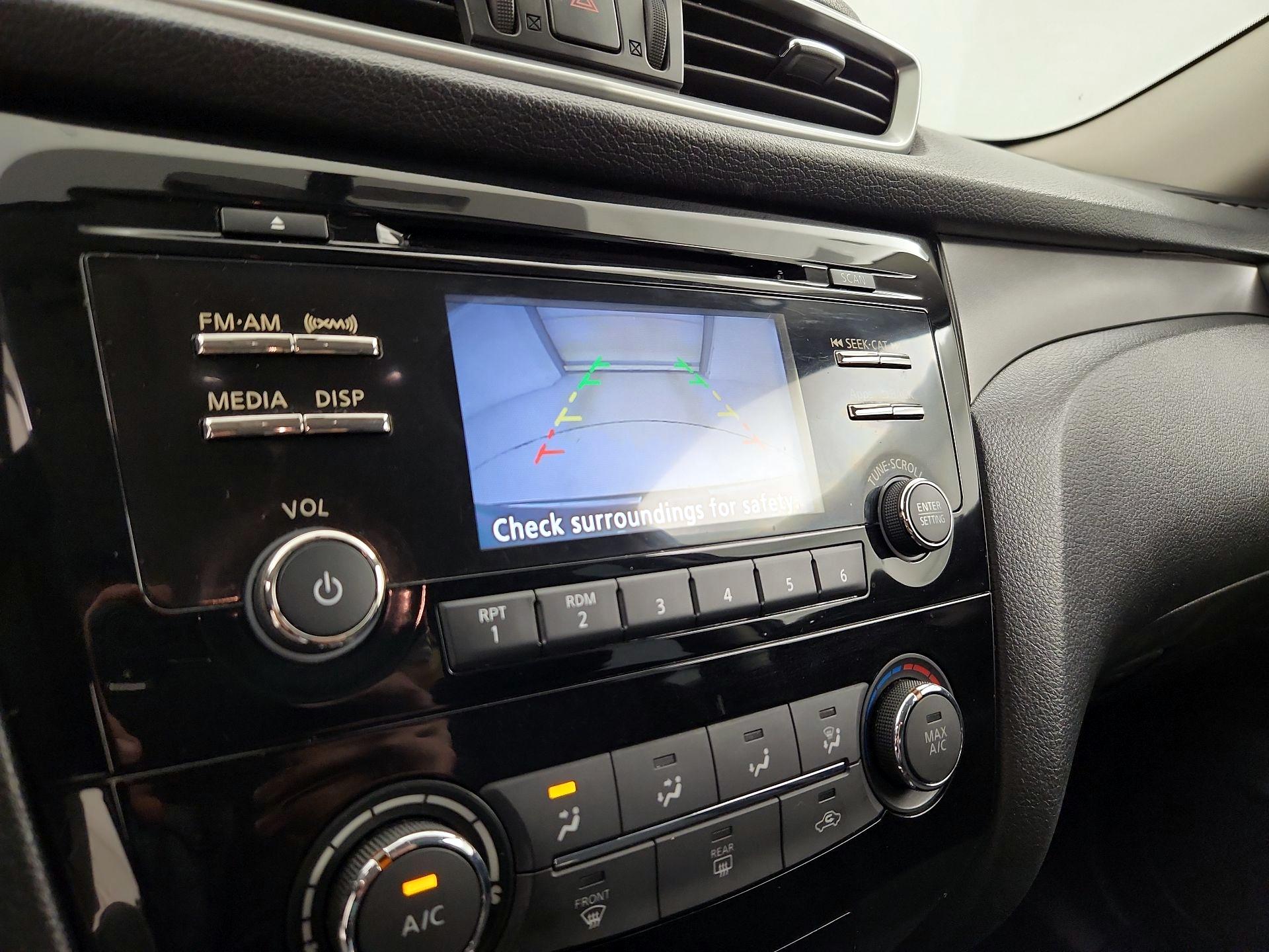 Thumbnail: 2015 Nissan Rogue - 14