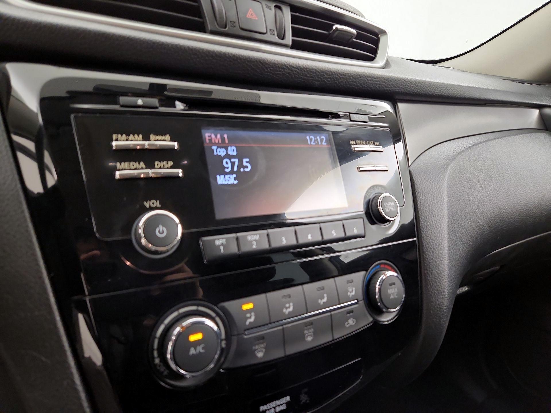 Thumbnail: 2015 Nissan Rogue - 15