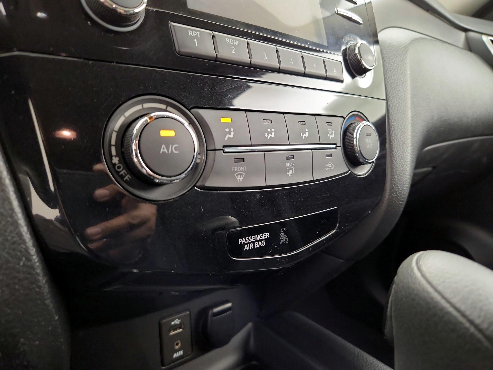 Thumbnail: 2015 Nissan Rogue - 16