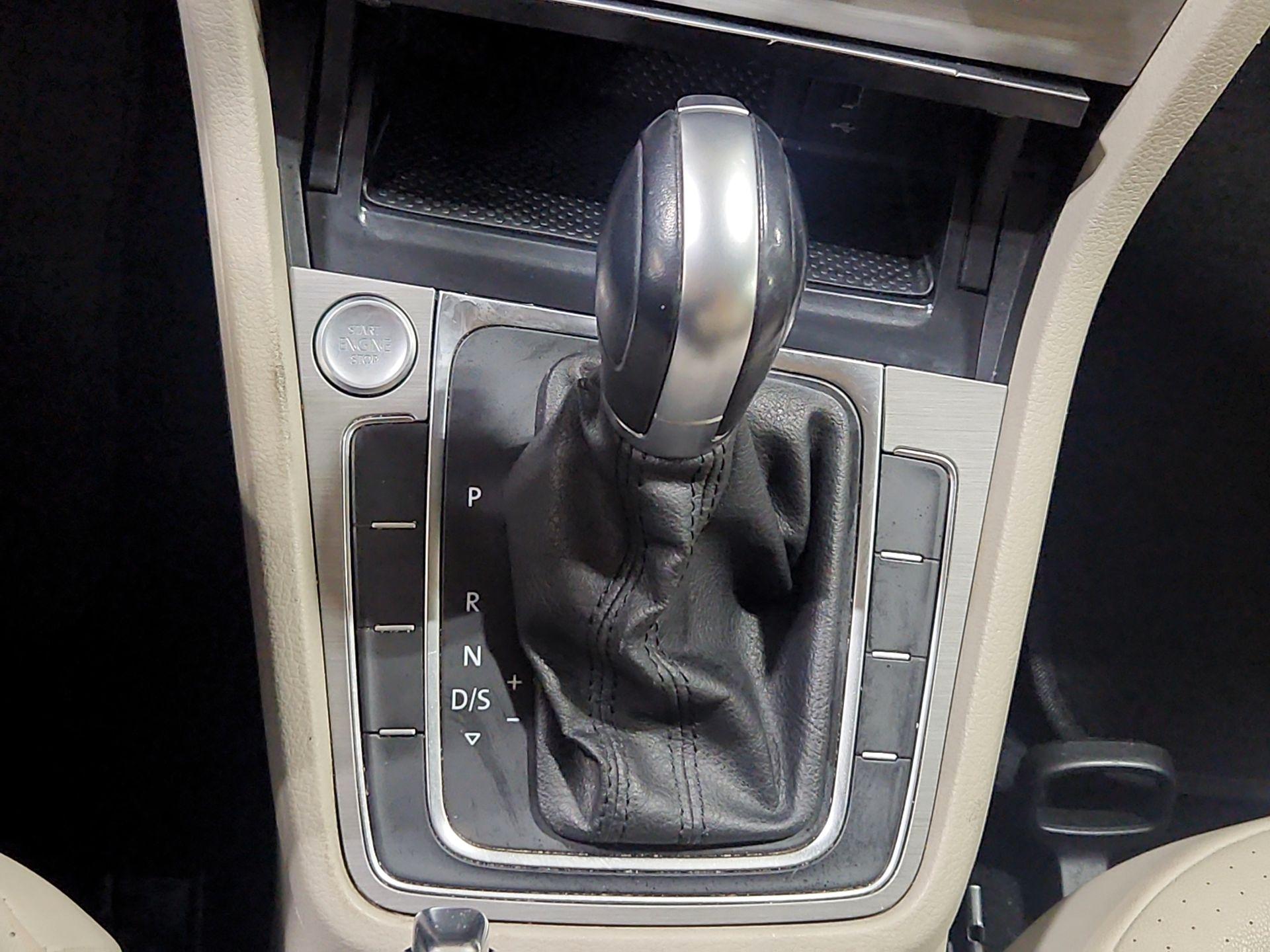 Thumbnail: 2016 Volkswagen Golf - 13