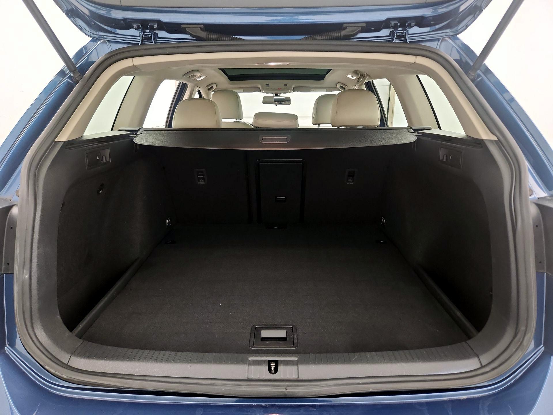 Thumbnail: 2016 Volkswagen Golf - 15