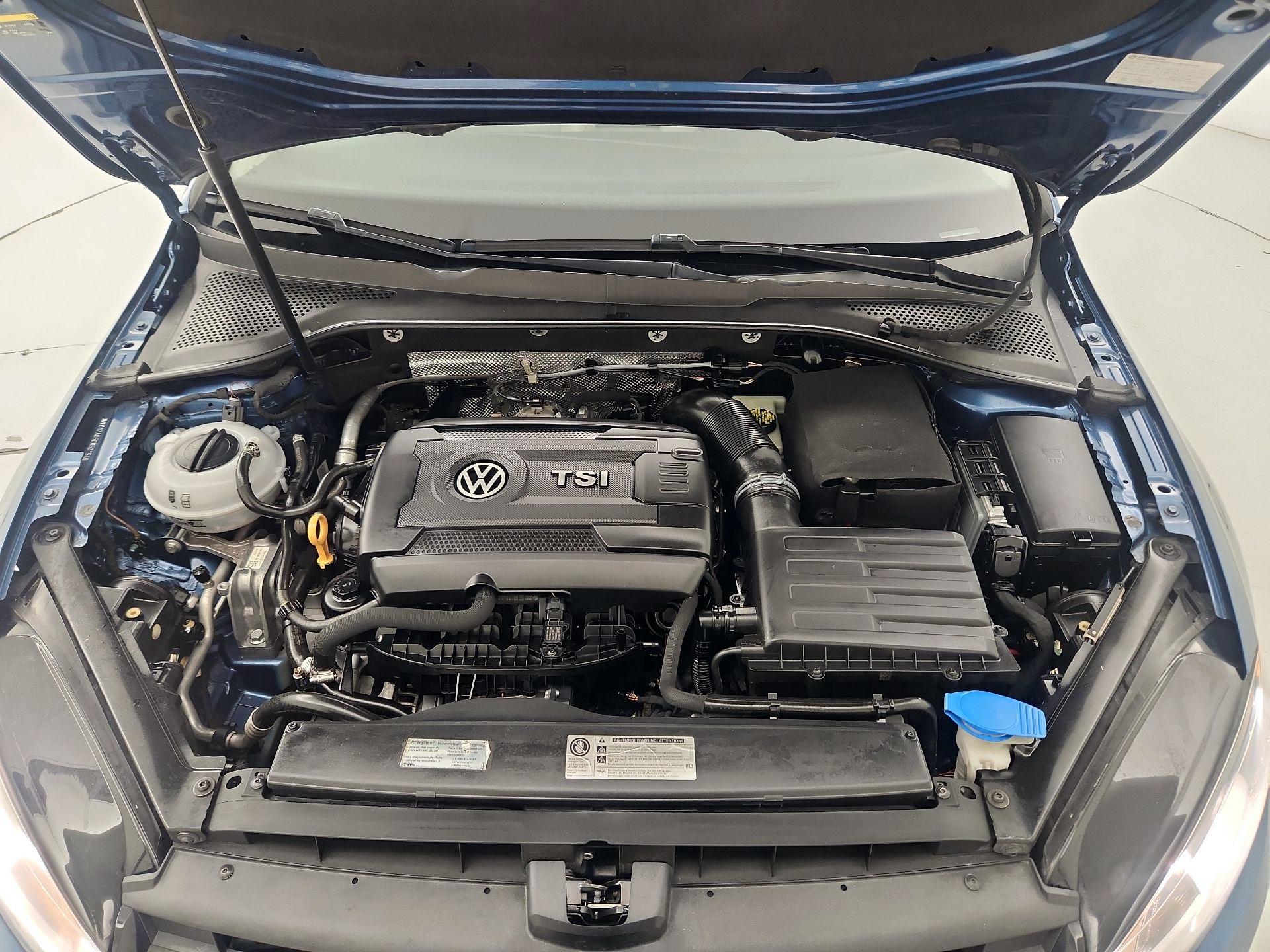 Thumbnail: 2016 Volkswagen Golf - 16