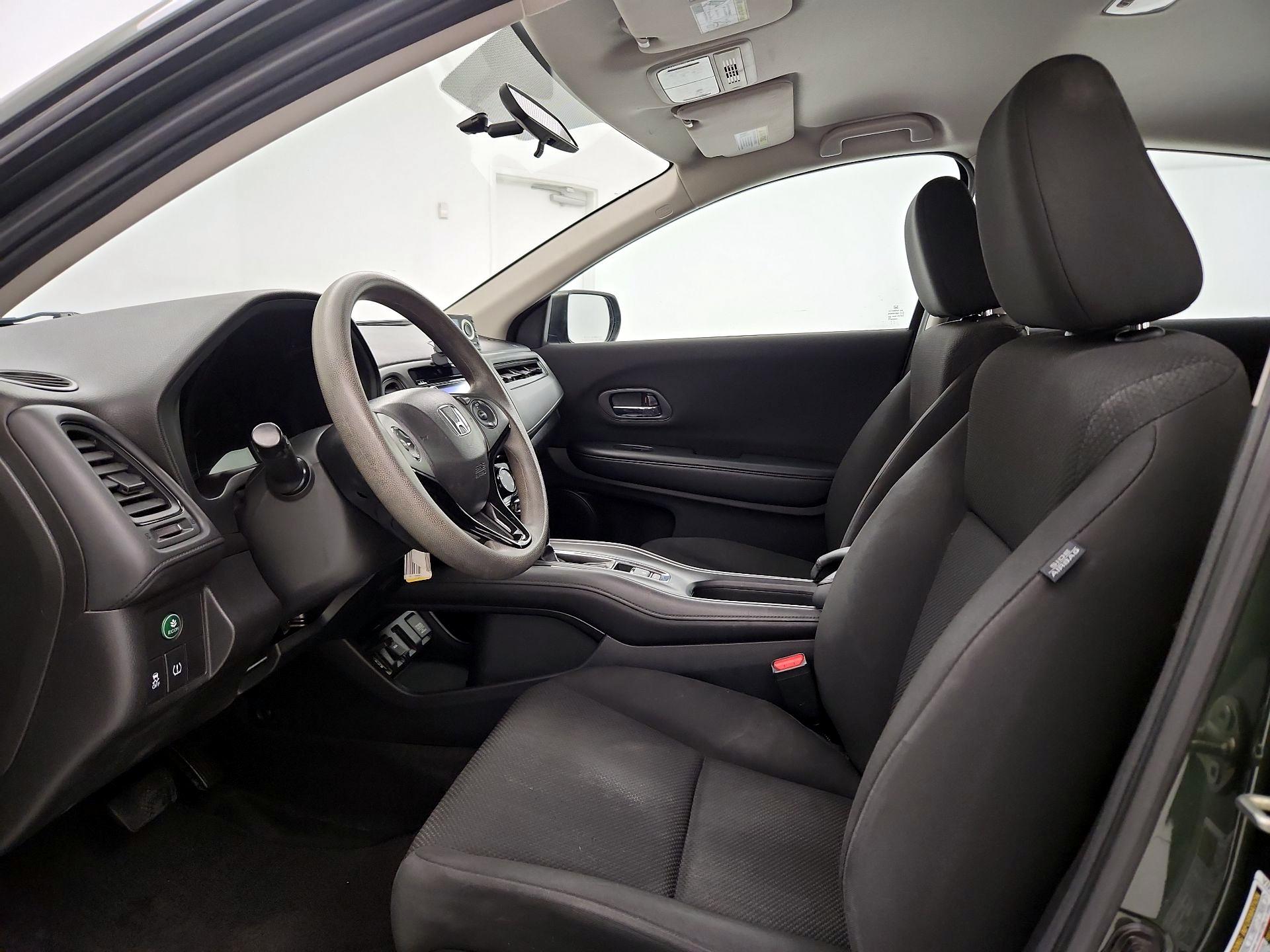 Thumbnail: 2016 Honda HR-V - 11