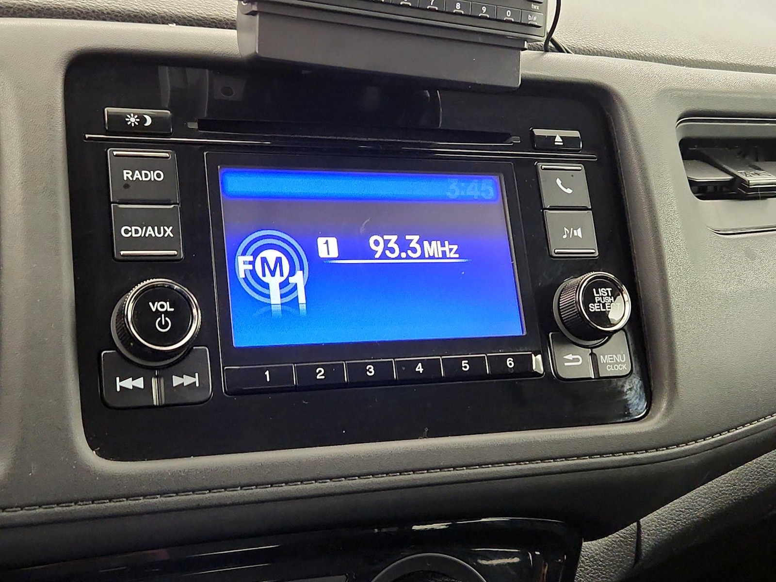 2016 Honda HR-V LX - Photo 16