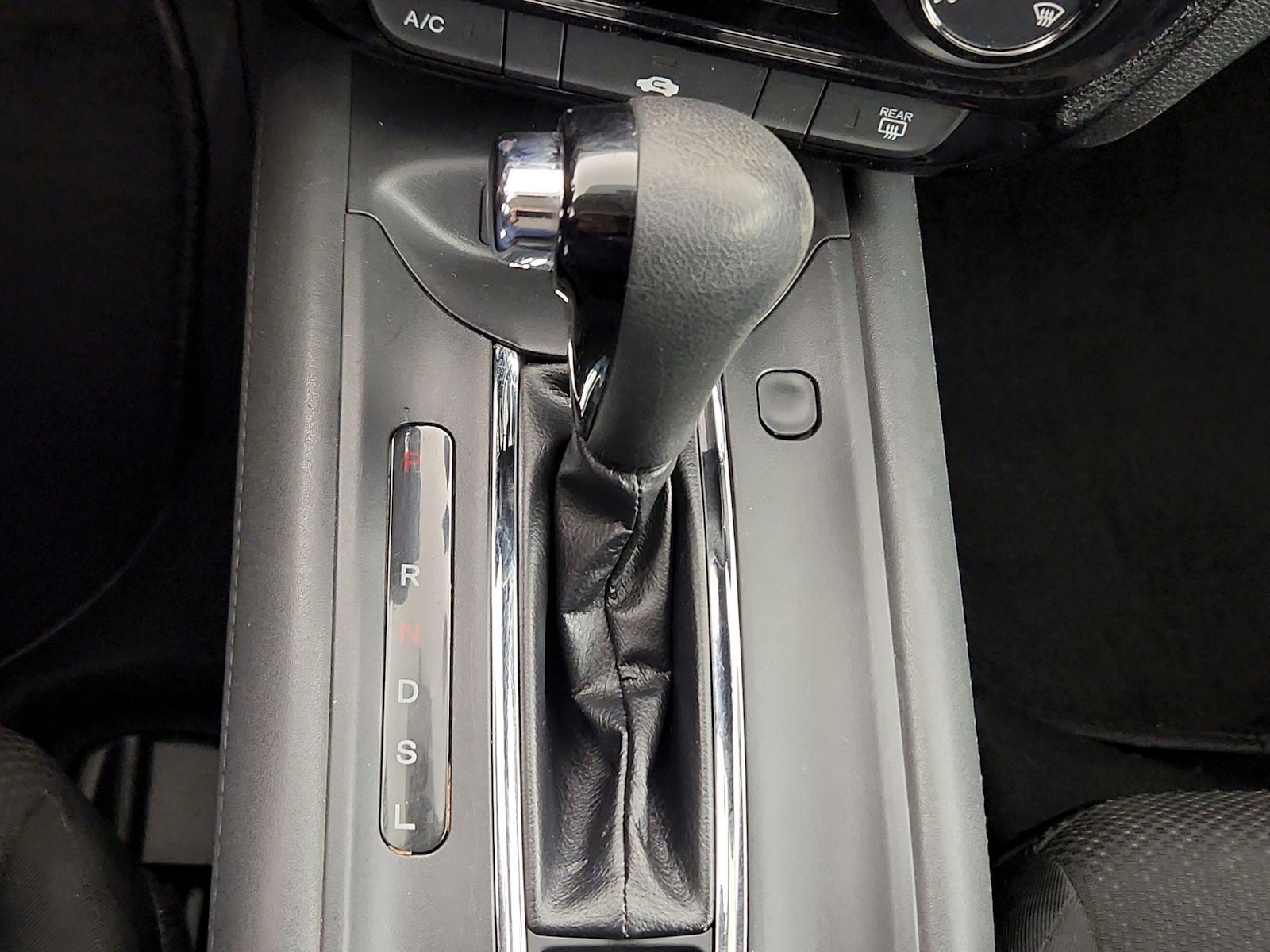 2016 Honda HR-V LX - Photo 18