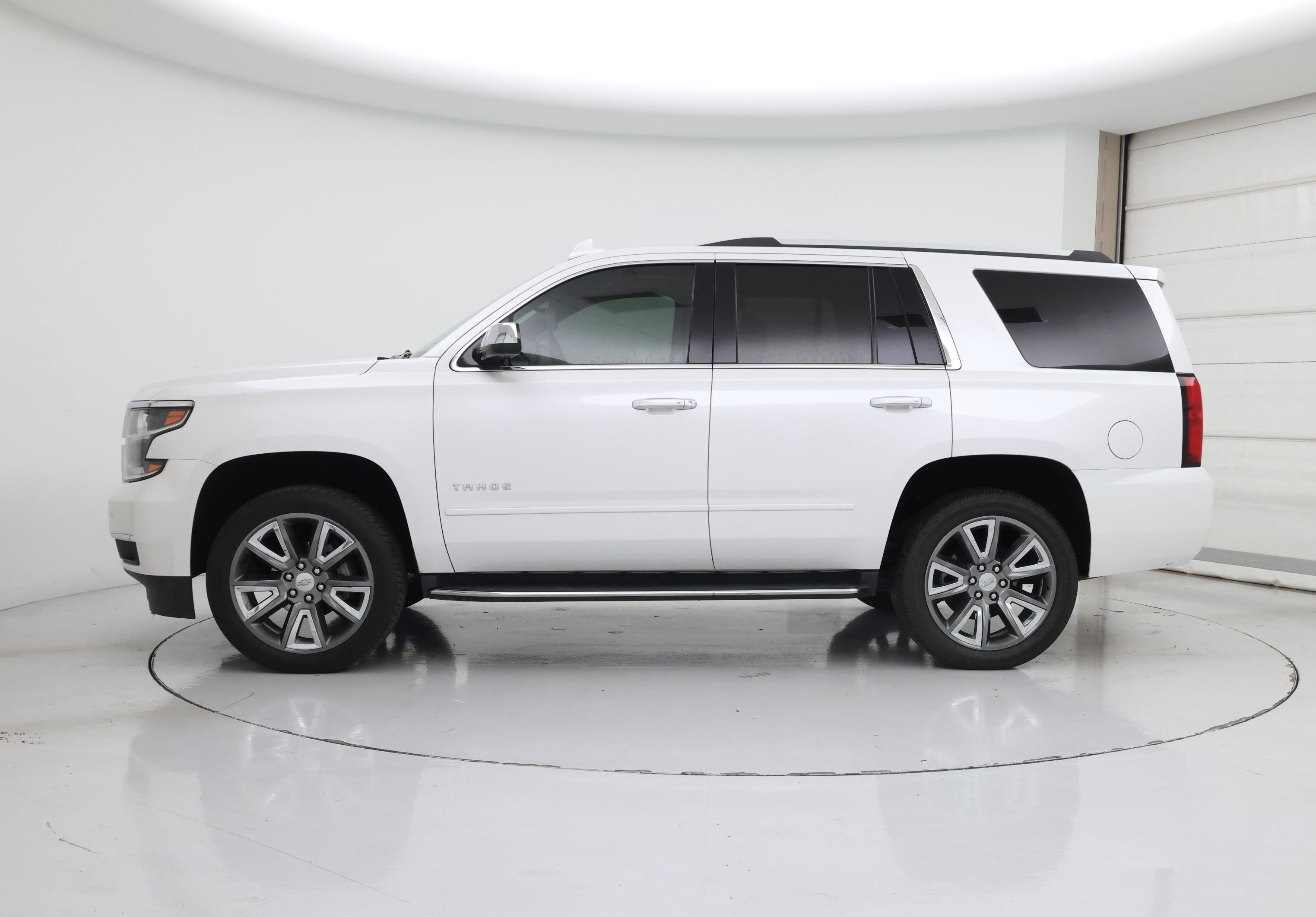 Thumbnail: 2018 Chevrolet Tahoe - 3