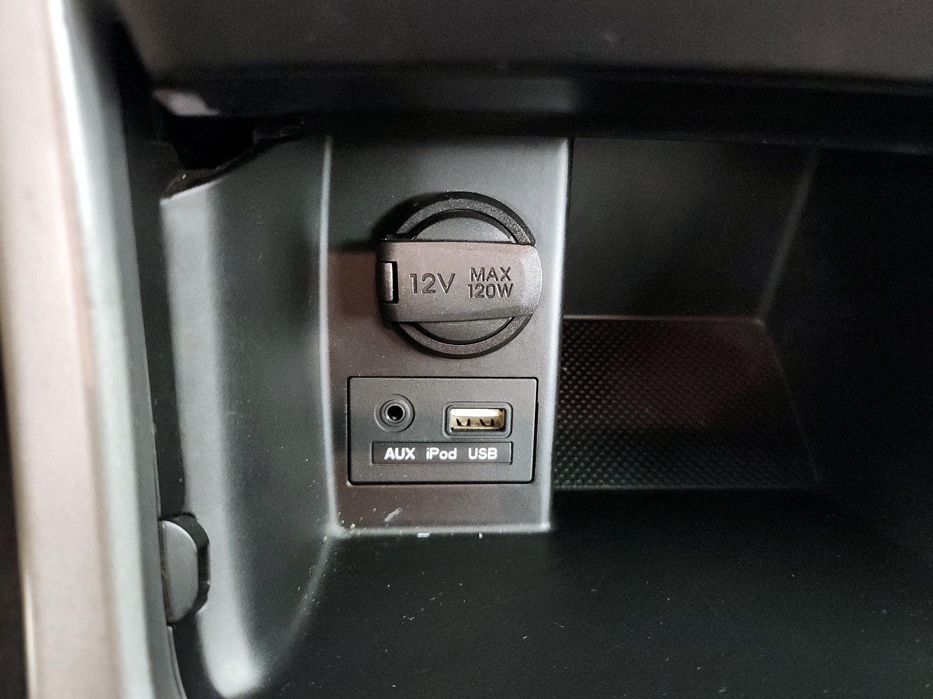 Thumbnail: 2015 Hyundai Elantra - 15