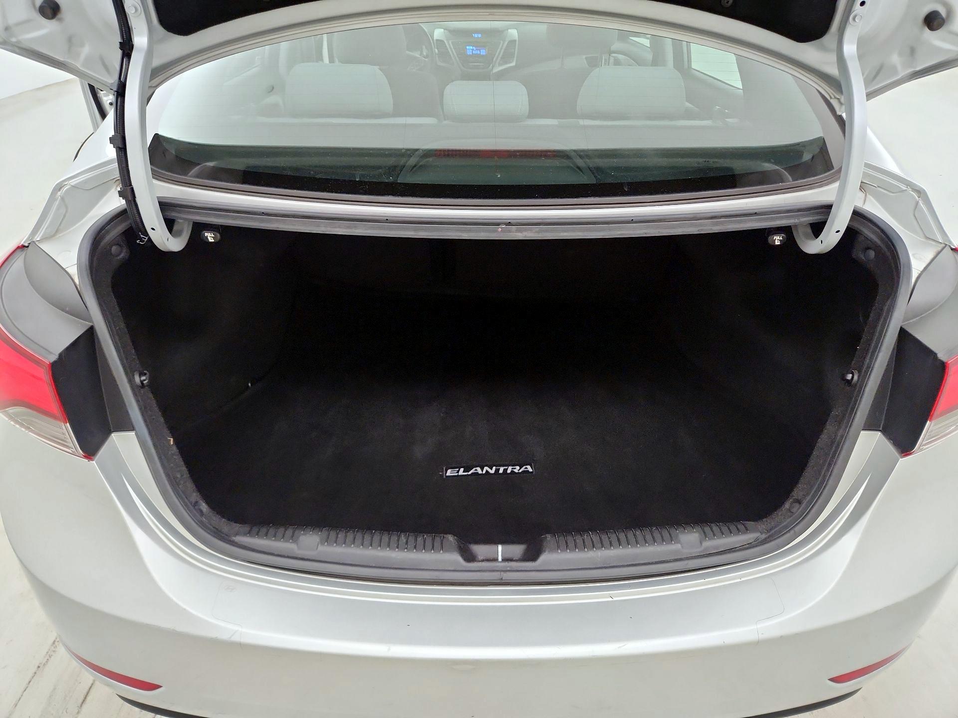 Thumbnail: 2015 Hyundai Elantra - 17