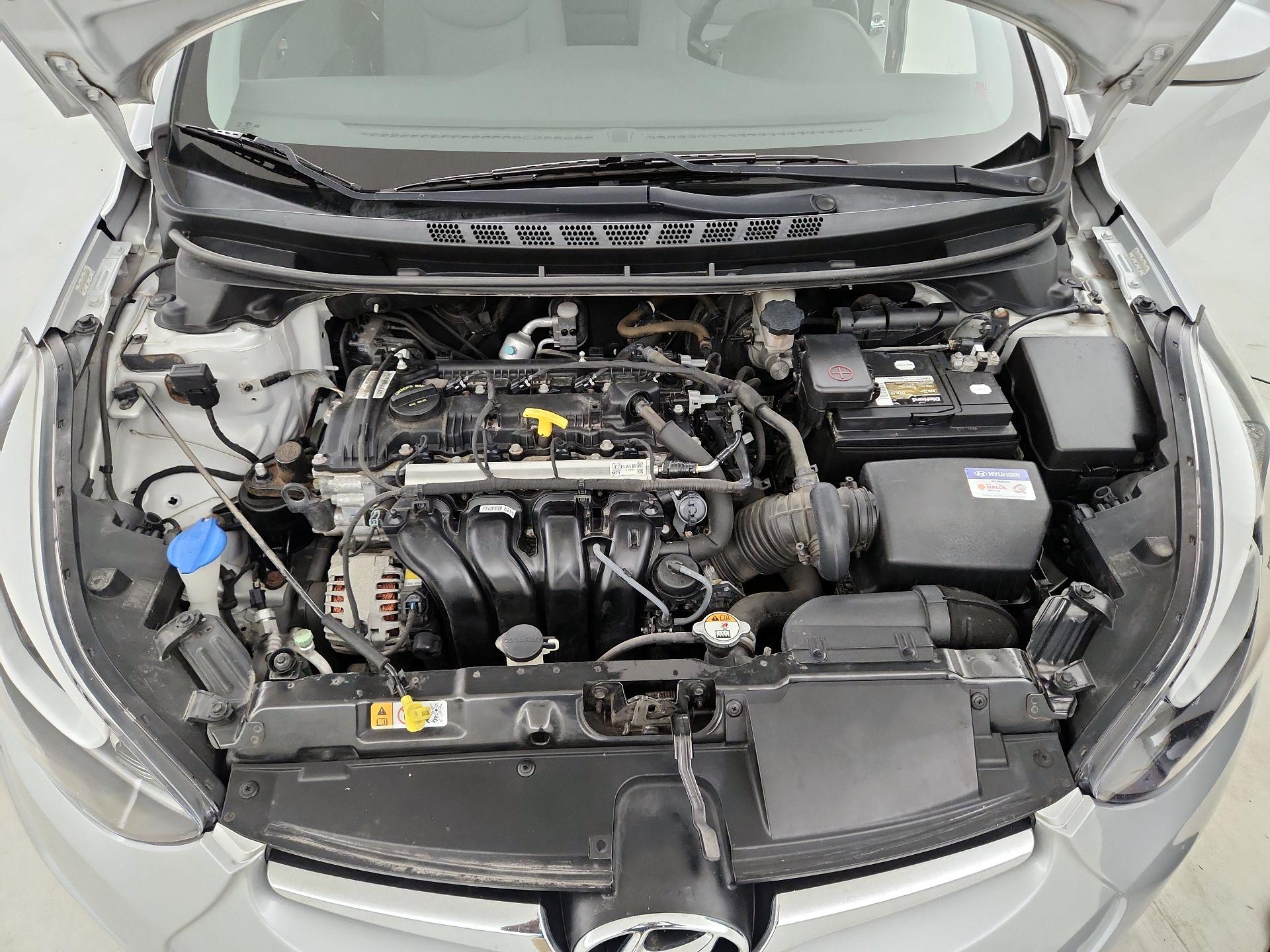 Thumbnail: 2015 Hyundai Elantra - 18