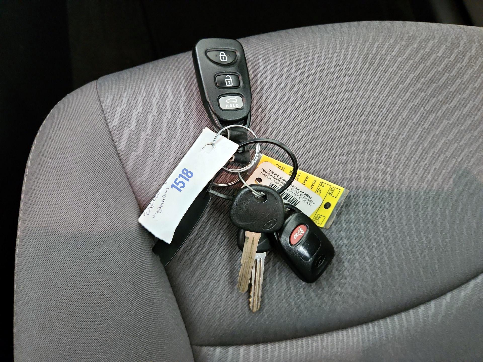 Thumbnail: 2015 Hyundai Elantra - 19