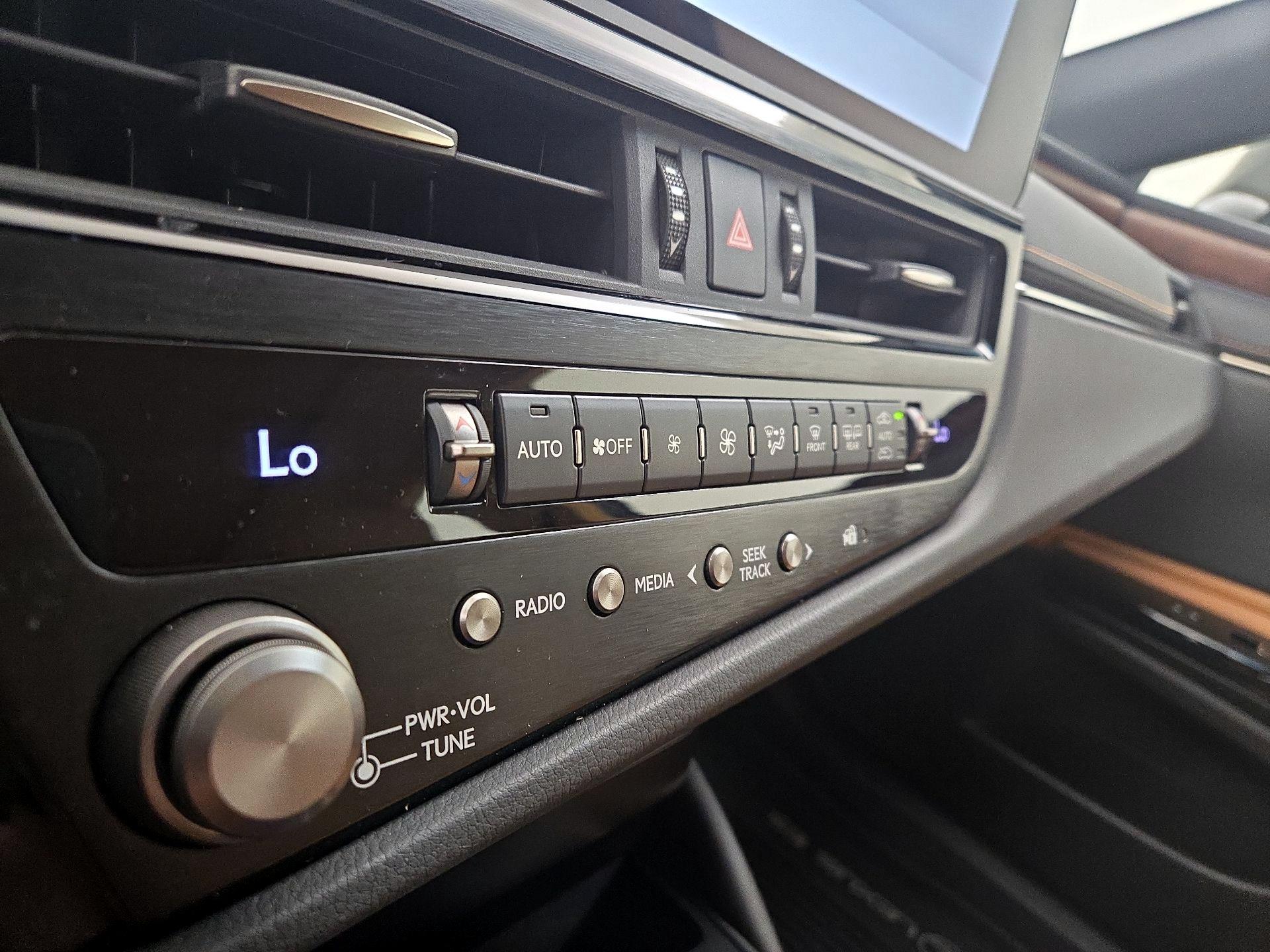 Thumbnail: 2023 Lexus ES - 16