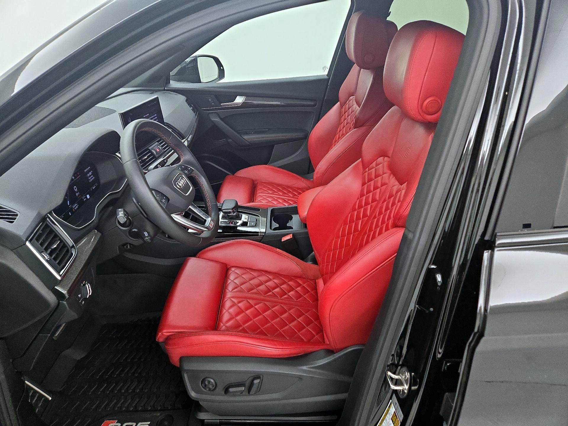 Thumbnail: 2024 Audi SQ5 - 11