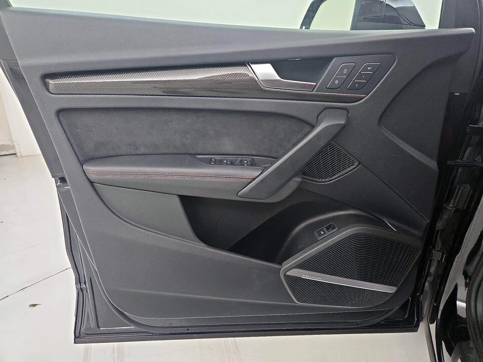 Thumbnail: 2024 Audi SQ5 - 12