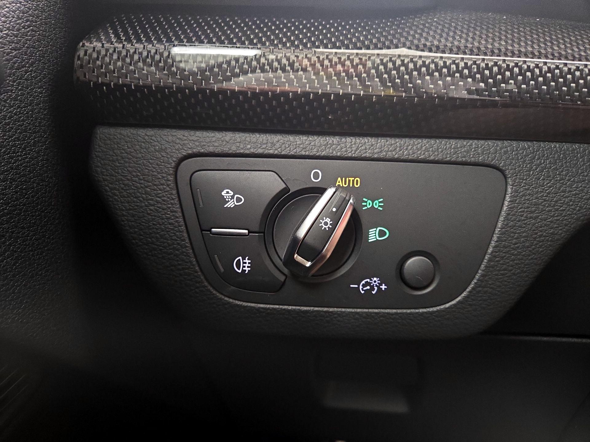 Thumbnail: 2024 Audi SQ5 - 13