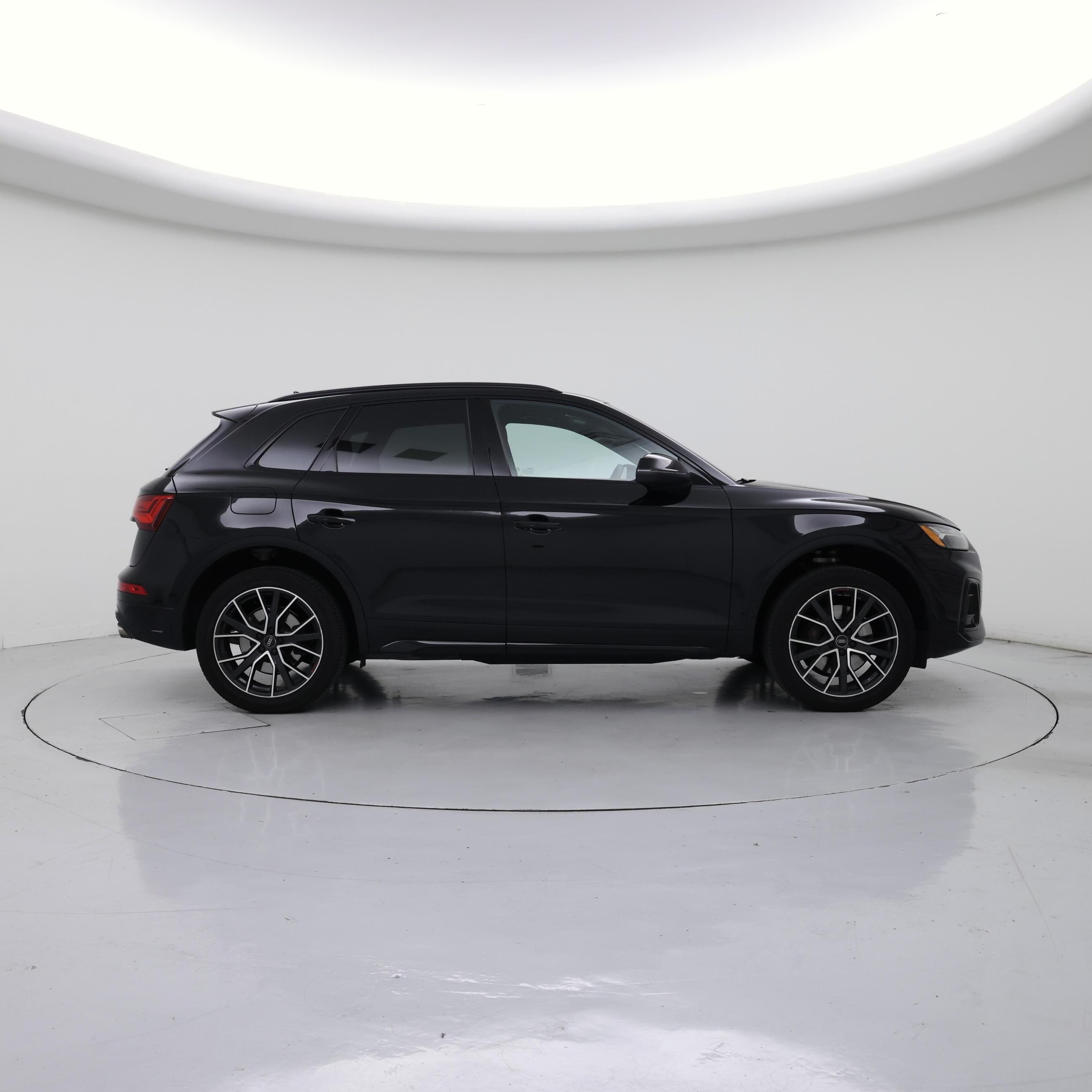 Thumbnail: 2024 Audi SQ5 - 7