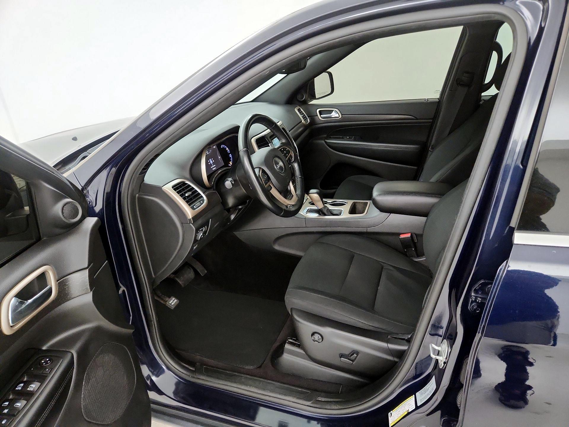 Thumbnail: 2017 Jeep Grand Cherokee - 9