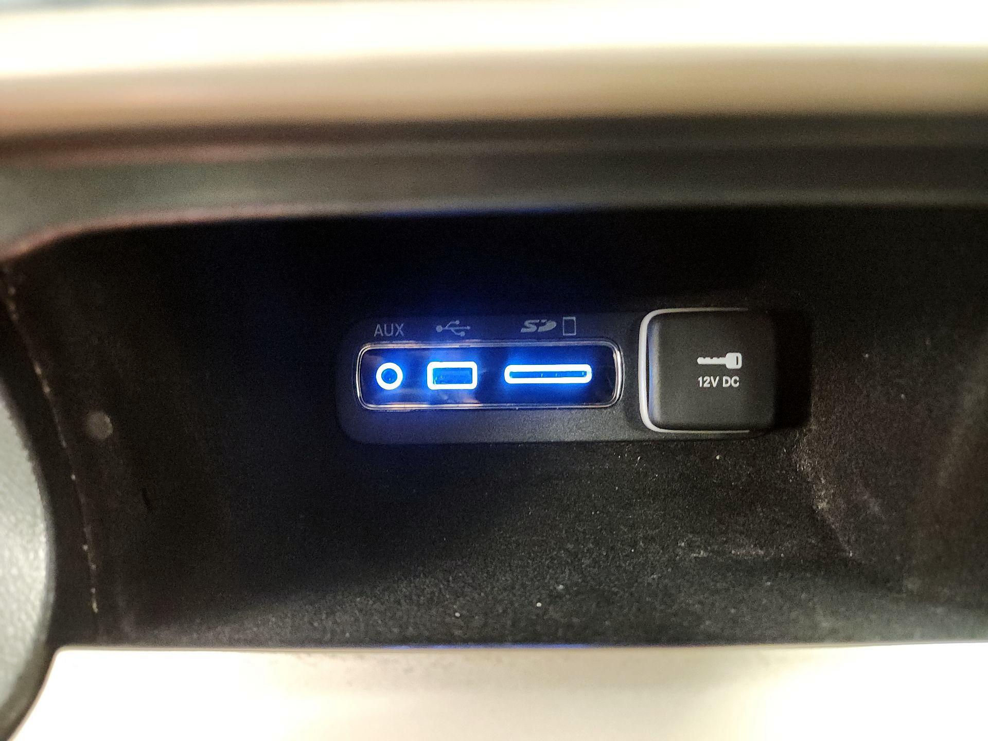 Thumbnail: 2017 Jeep Grand Cherokee - 16