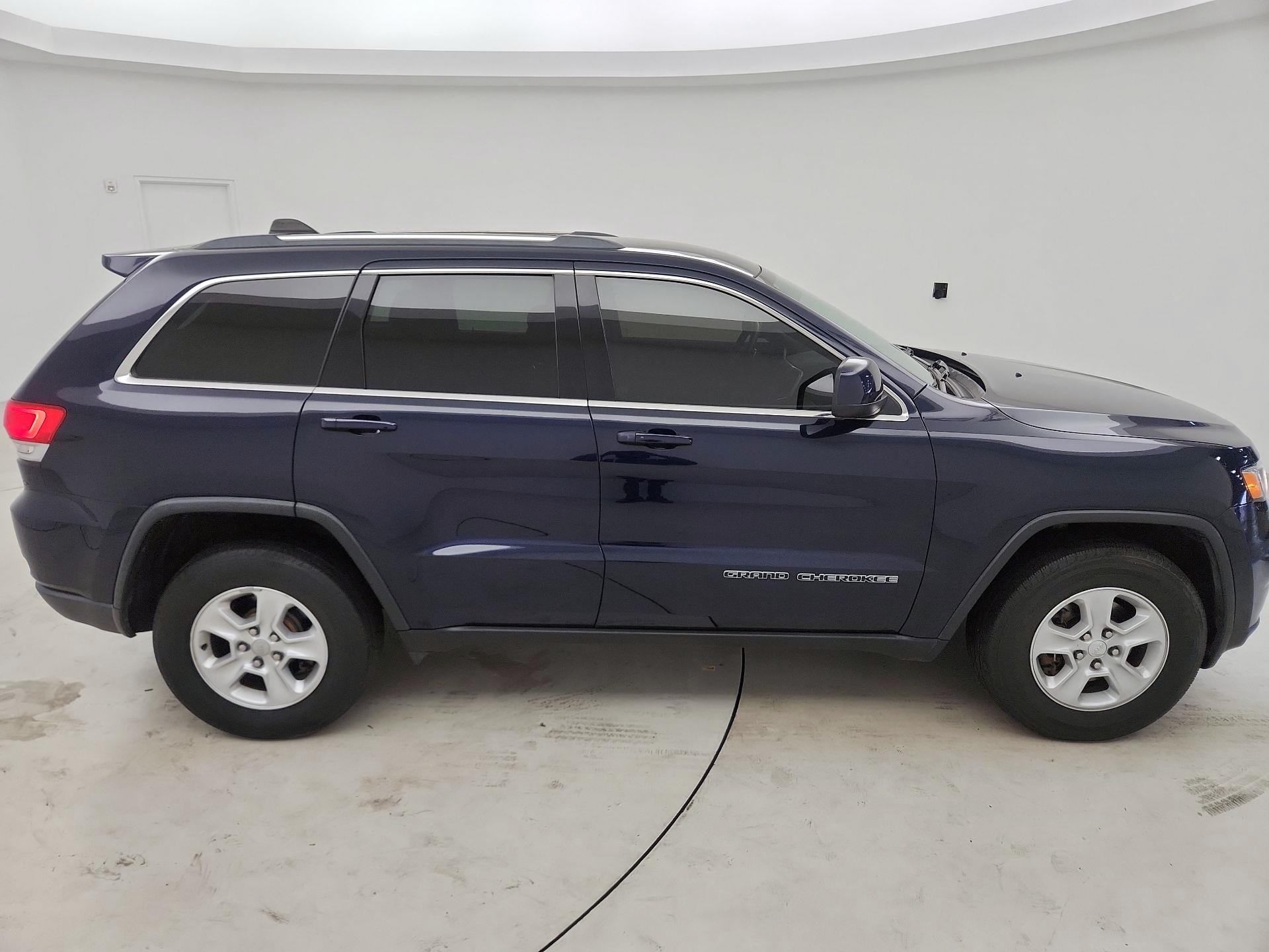 Thumbnail: 2017 Jeep Grand Cherokee - 4