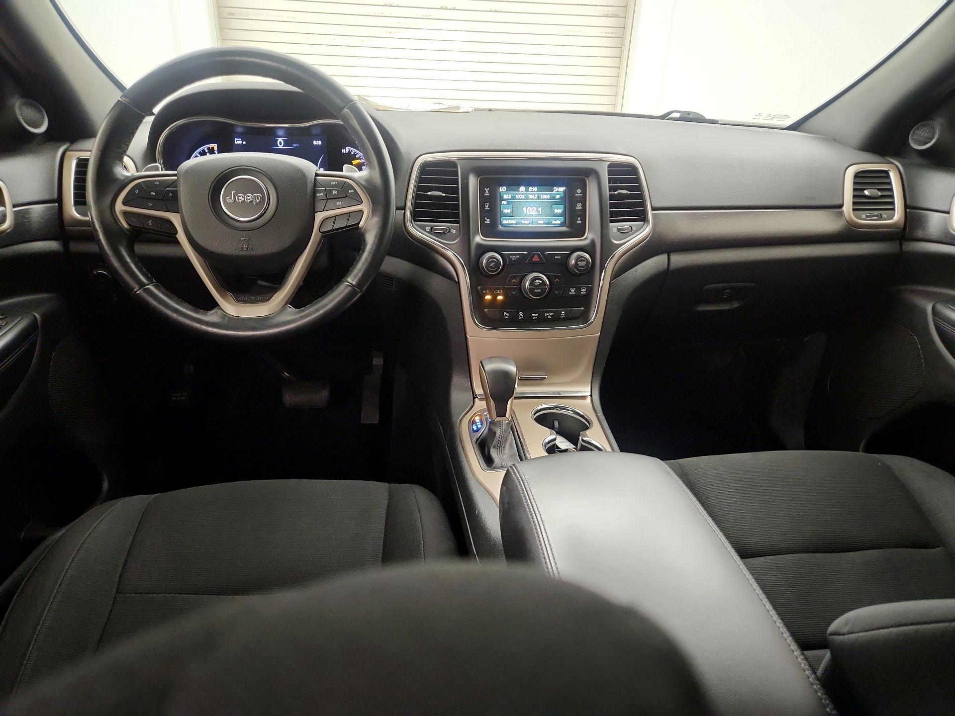 Thumbnail: 2017 Jeep Grand Cherokee - 8