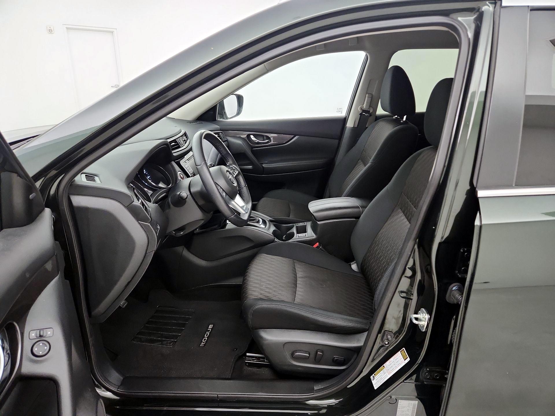 Thumbnail: 2019 Nissan Rogue - 9