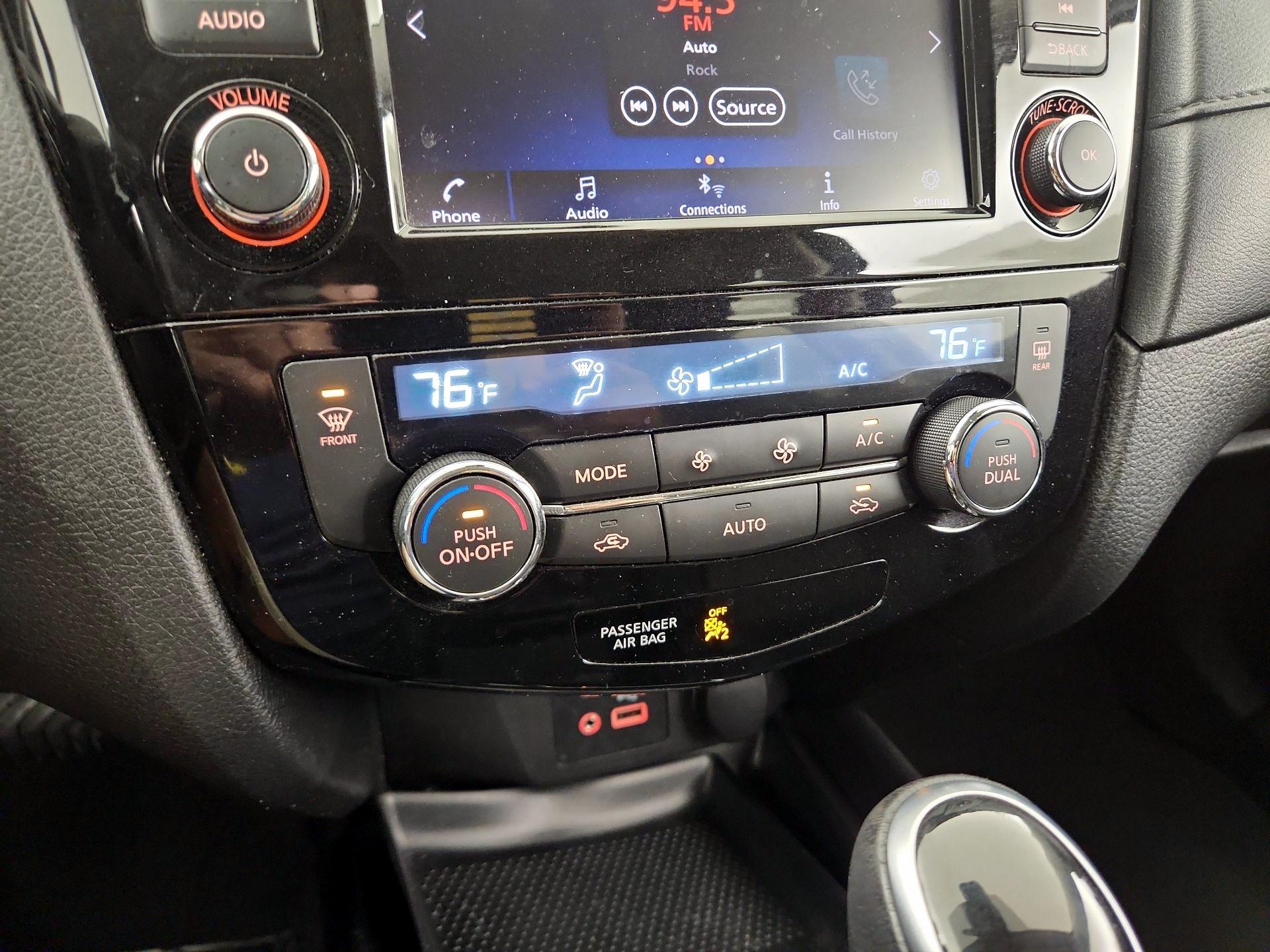 Thumbnail: 2019 Nissan Rogue - 14