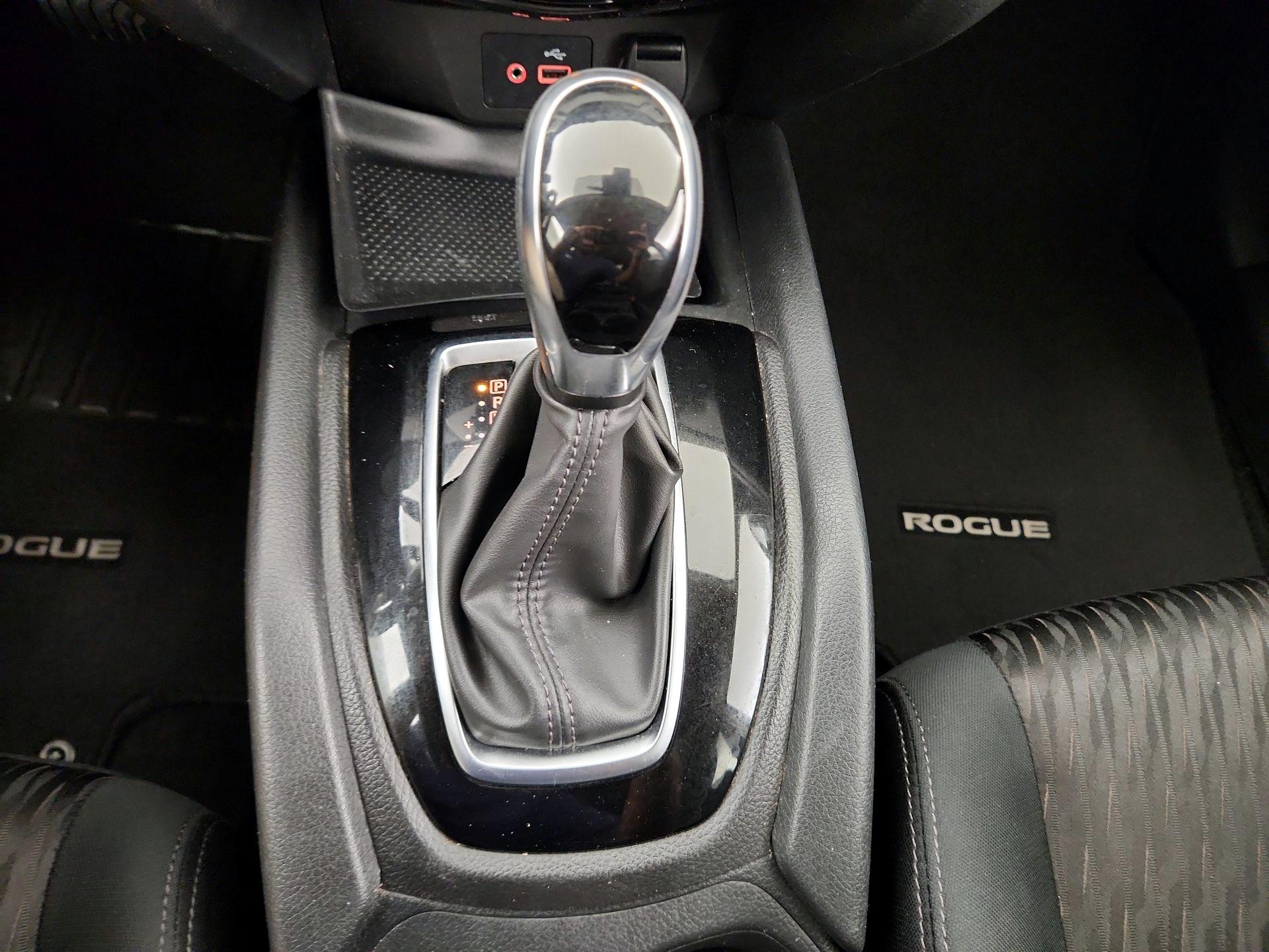 Thumbnail: 2019 Nissan Rogue - 15