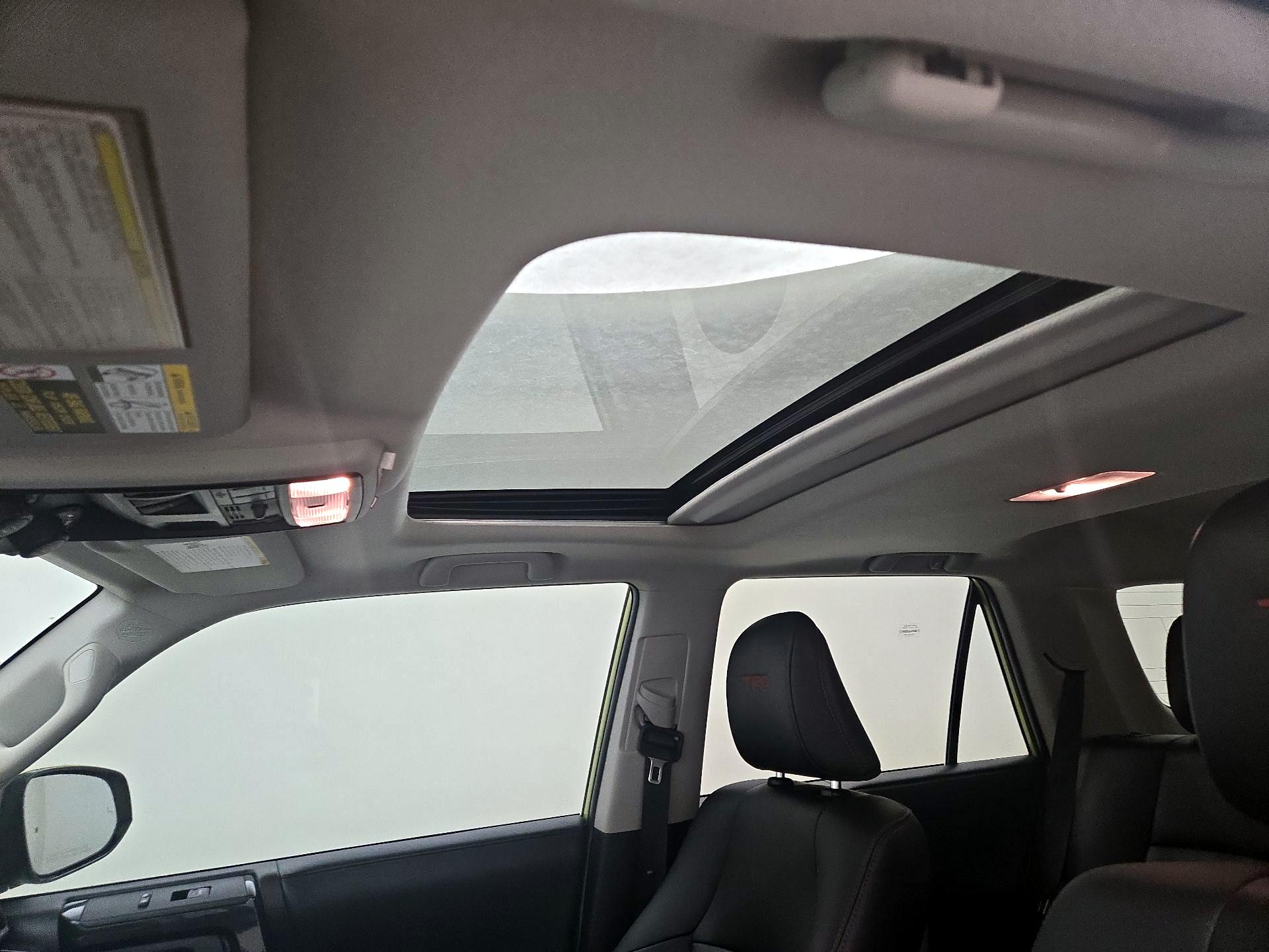 Thumbnail: 2022 Toyota 4Runner - 20