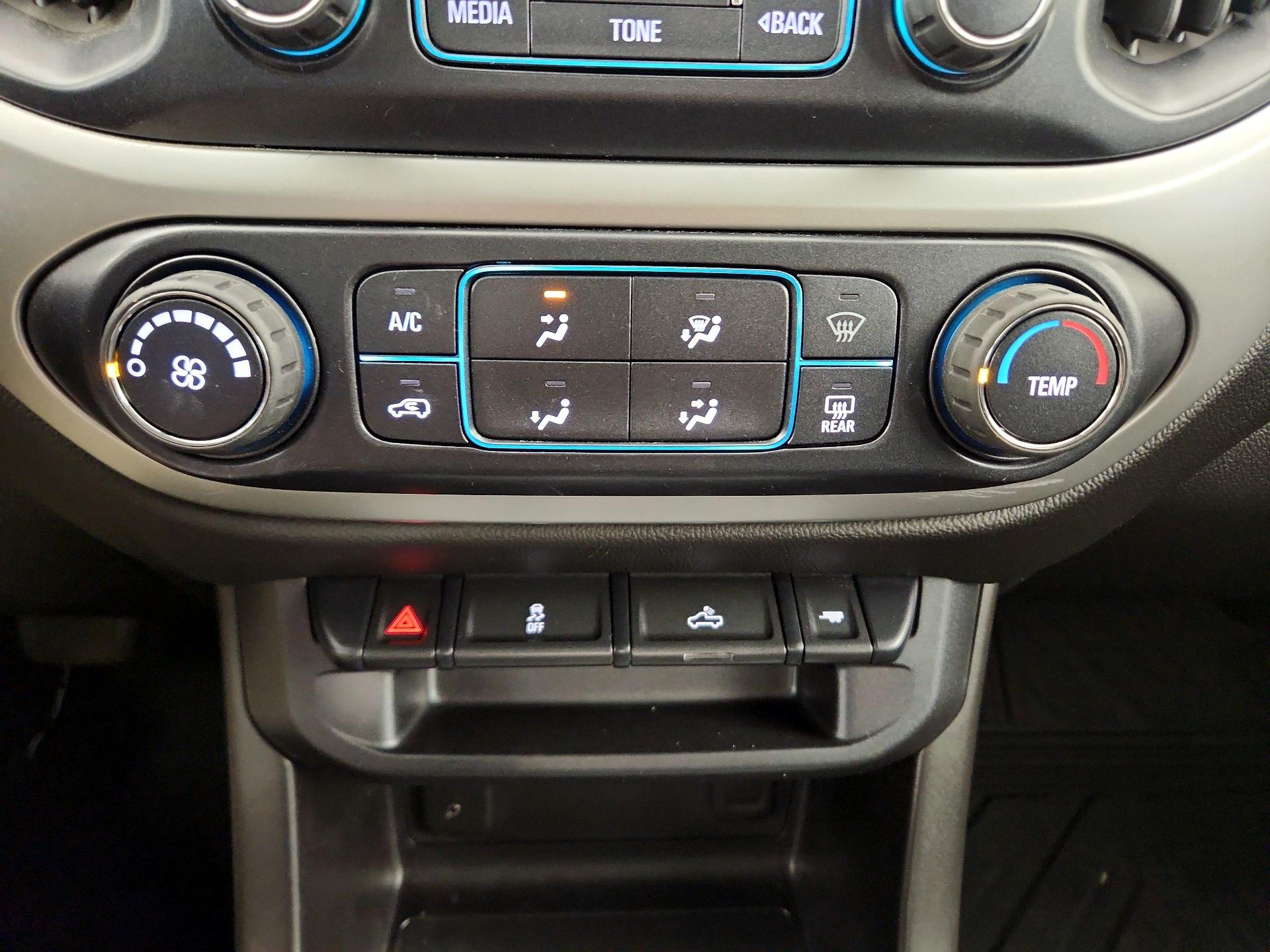 Thumbnail: 2016 Chevrolet Colorado - 16