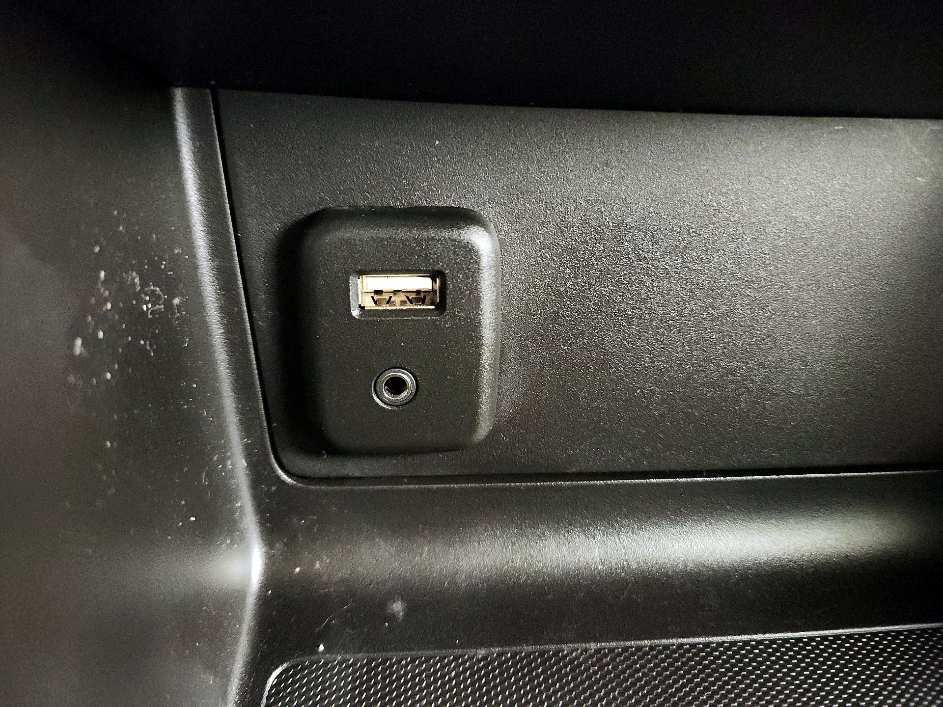 Thumbnail: 2016 Chevrolet Colorado - 18