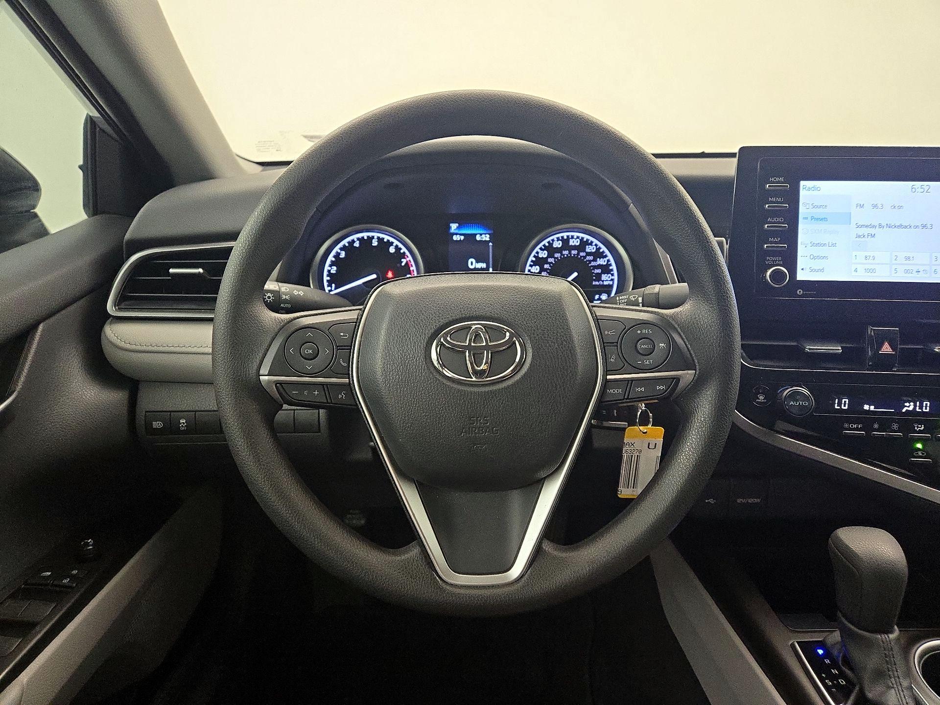 Thumbnail: 2022 Toyota Camry - 10