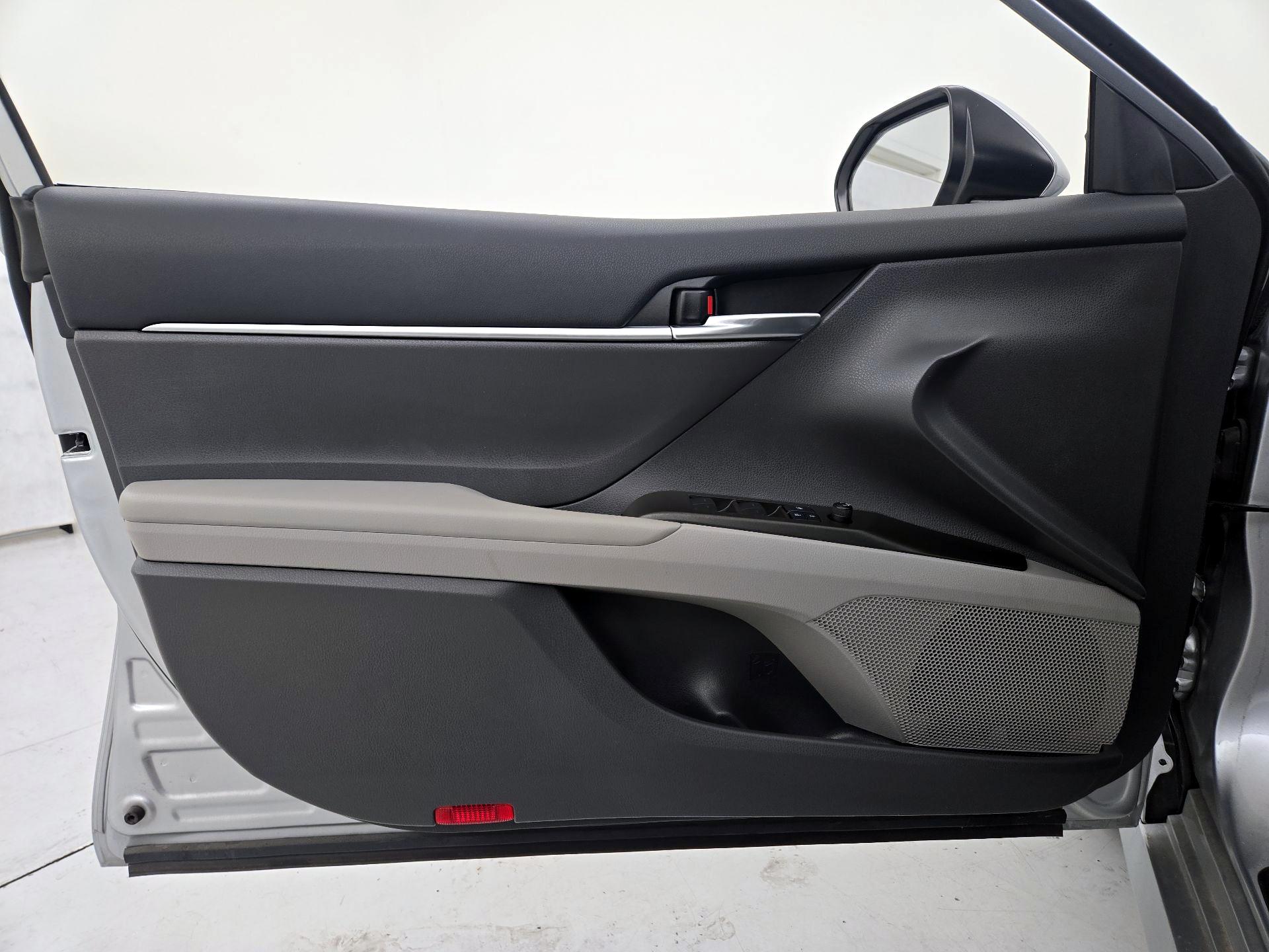 Thumbnail: 2022 Toyota Camry - 12