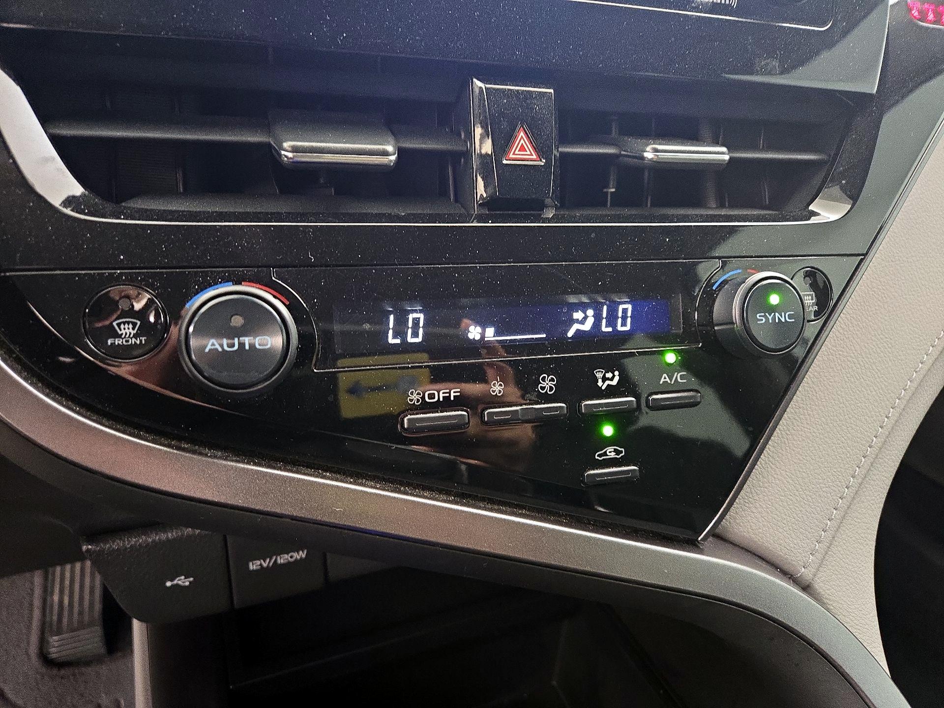 Thumbnail: 2022 Toyota Camry - 16